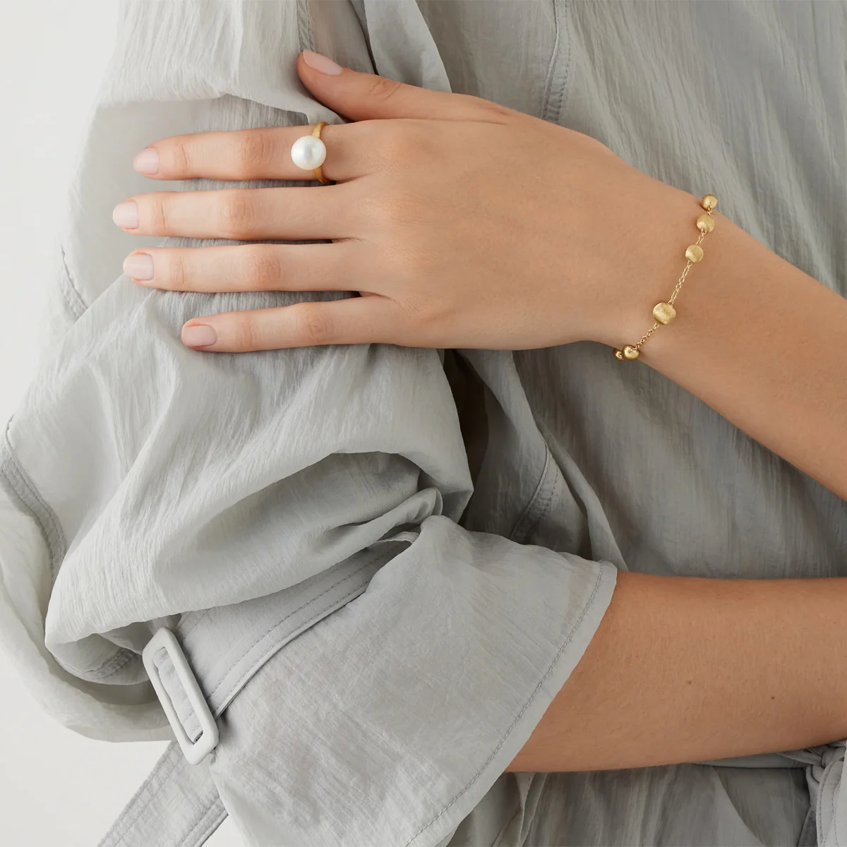 Africa 18ct Yellow Gold Small Bead Bracelet - Image 2