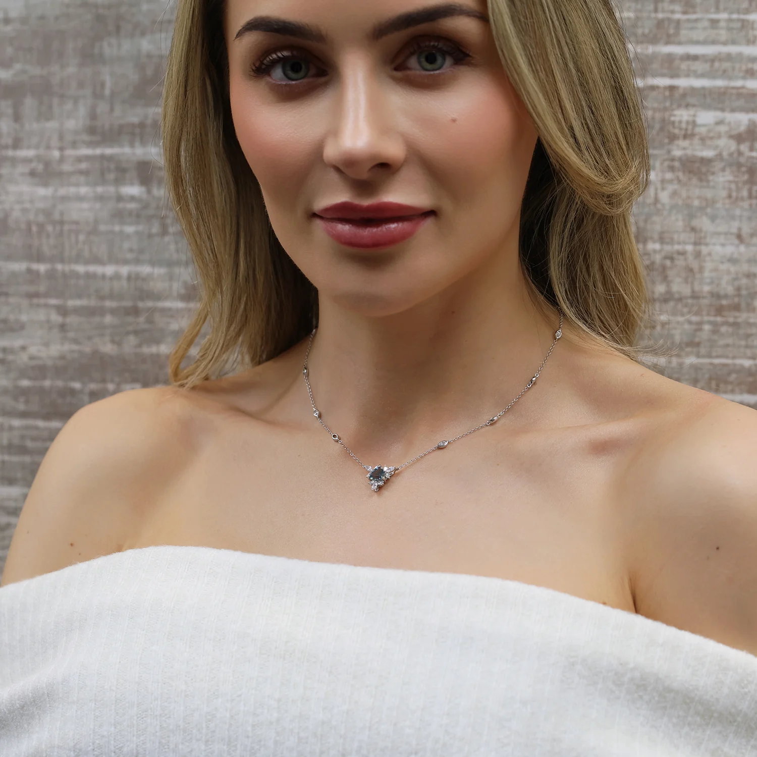 18ct White Gold Aquamarine & Diamond Flower Necklace With Diamond Set Chain - Image 3