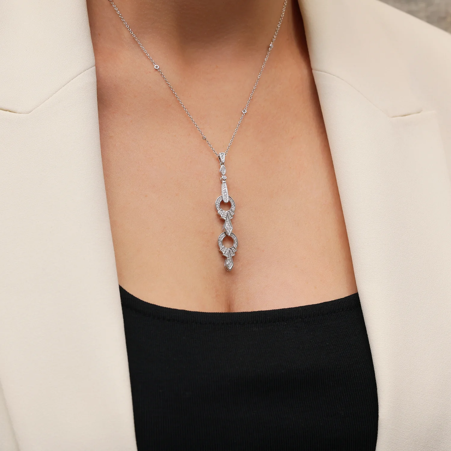 18ct White Gold Art Deco Style Diamond Pendant - Image 2