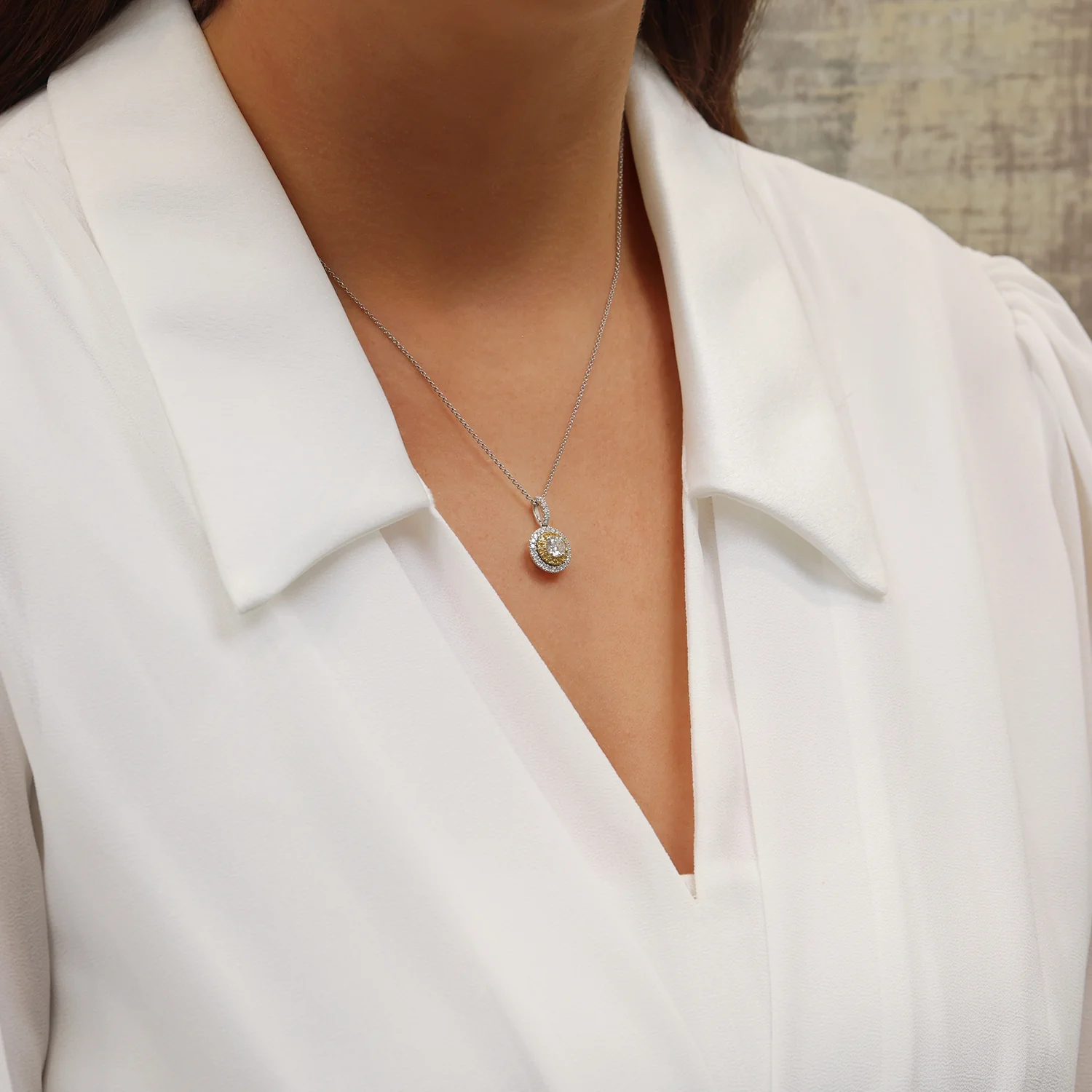 18ct White Gold Diamond & Yellow Sapphire Halo Pendant - Image 3