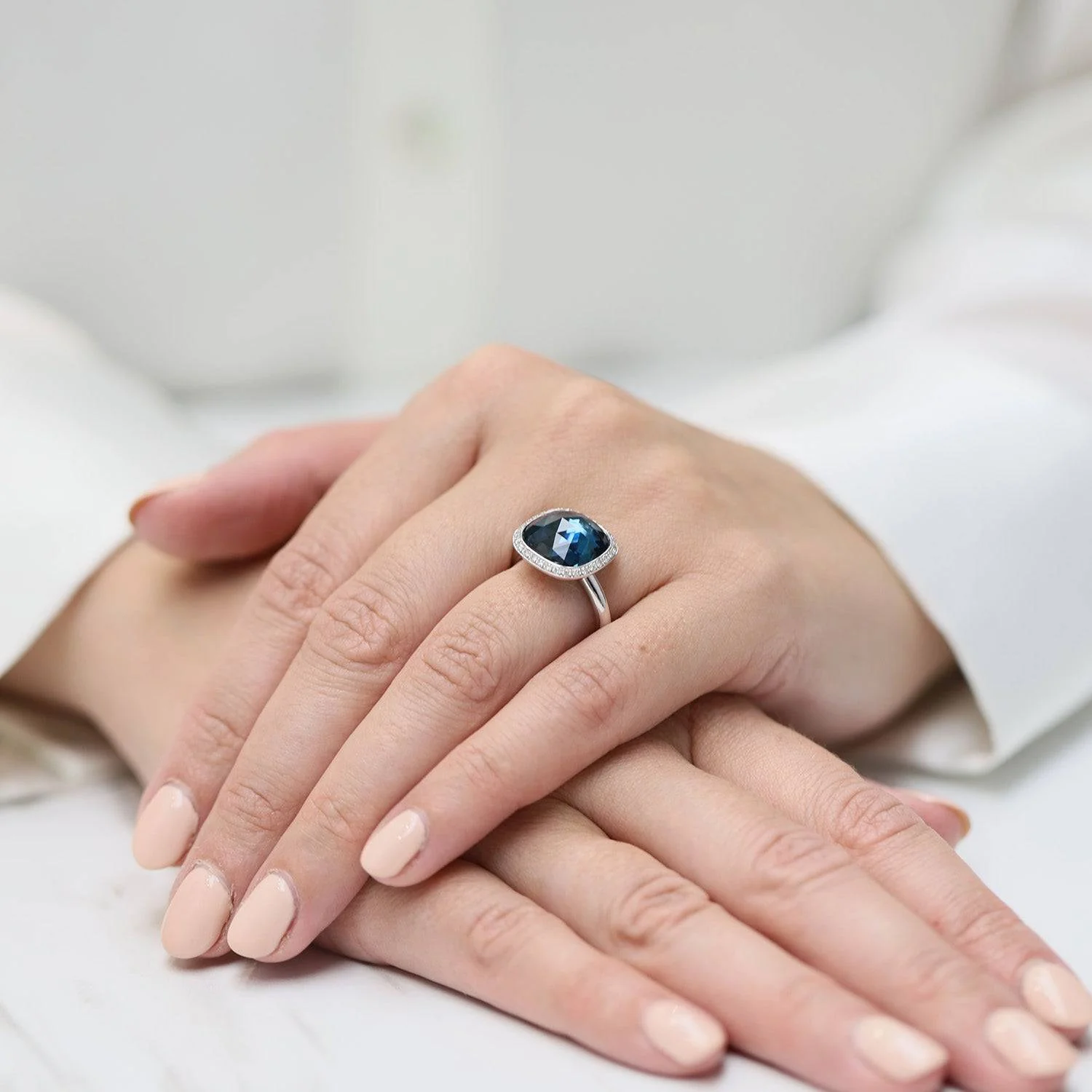 18ct White Gold London Blue Topaz Fancy Ring With A Round Brilliant Cut Halo Surround - Image 3