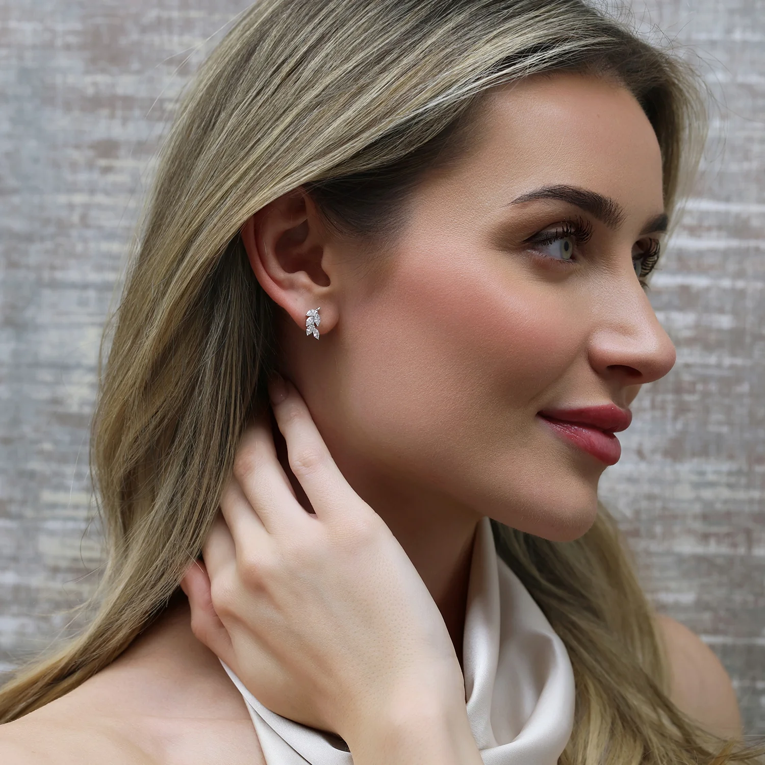 18ct White Gold Marquise Diamond Leaf Stud Earrings - Image 3