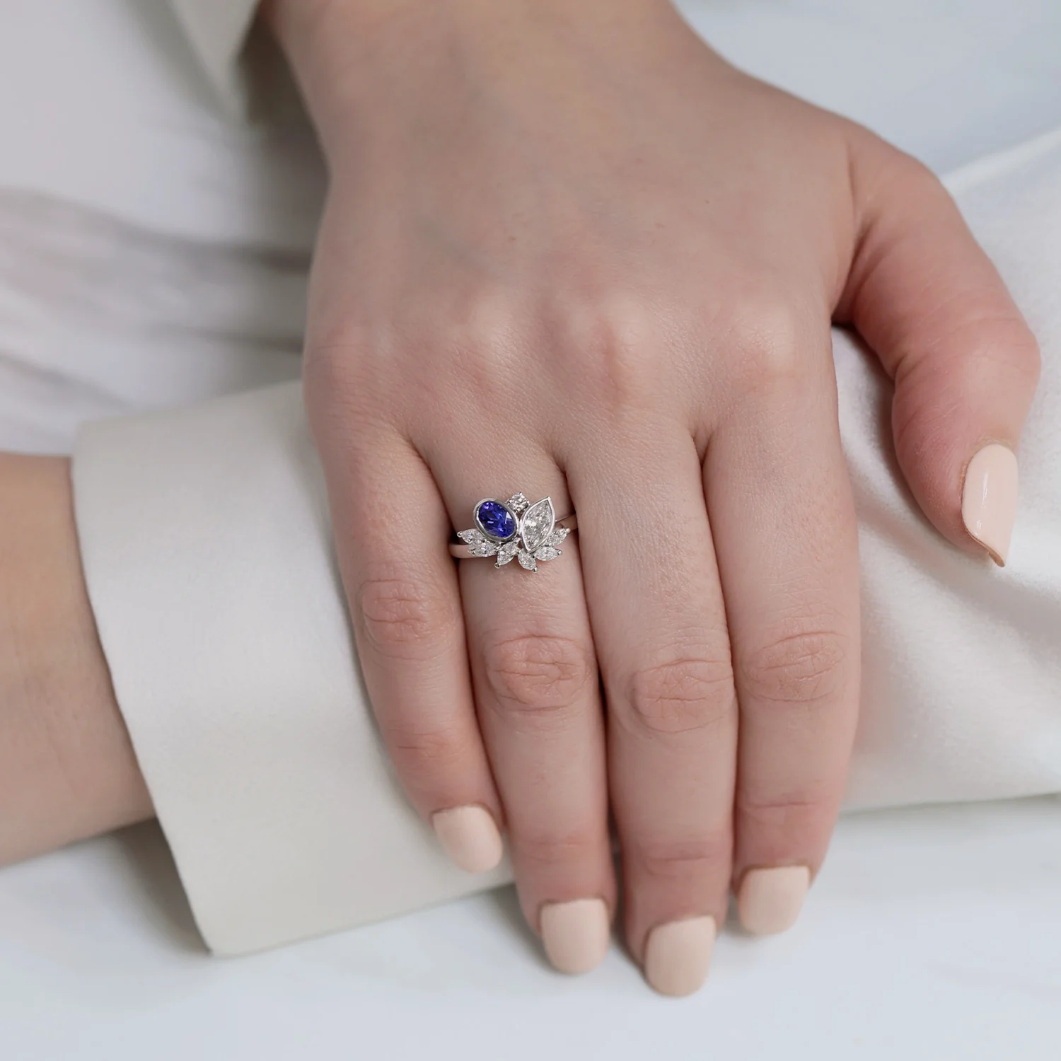 18ct White Gold Oval Tanzanite And Marquise Diamond Off Set Ring - Image 3