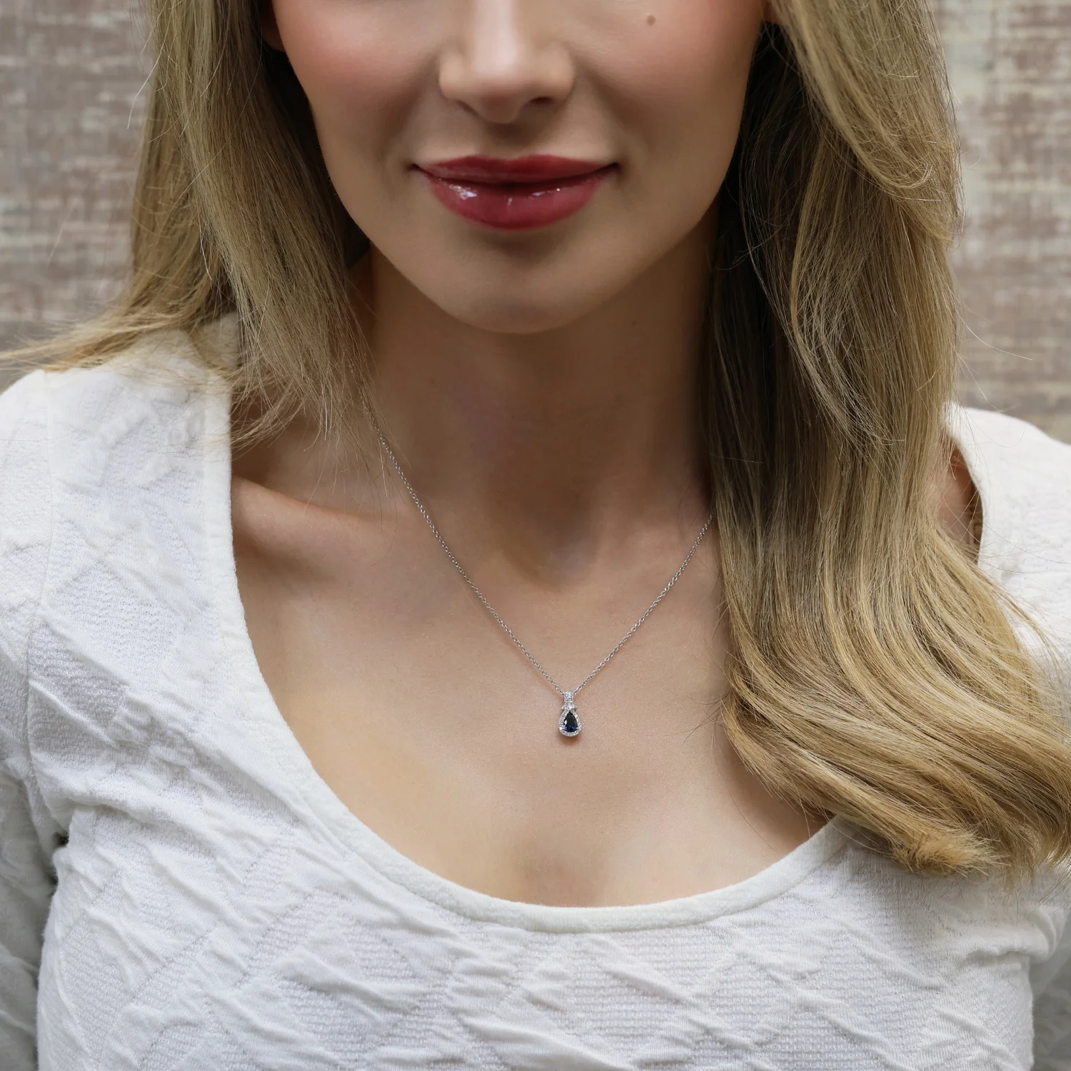 18ct White Gold Pear Shape Blue Sapphire & Round Brilliant Cut Diamond Halo Pendant - Image 3
