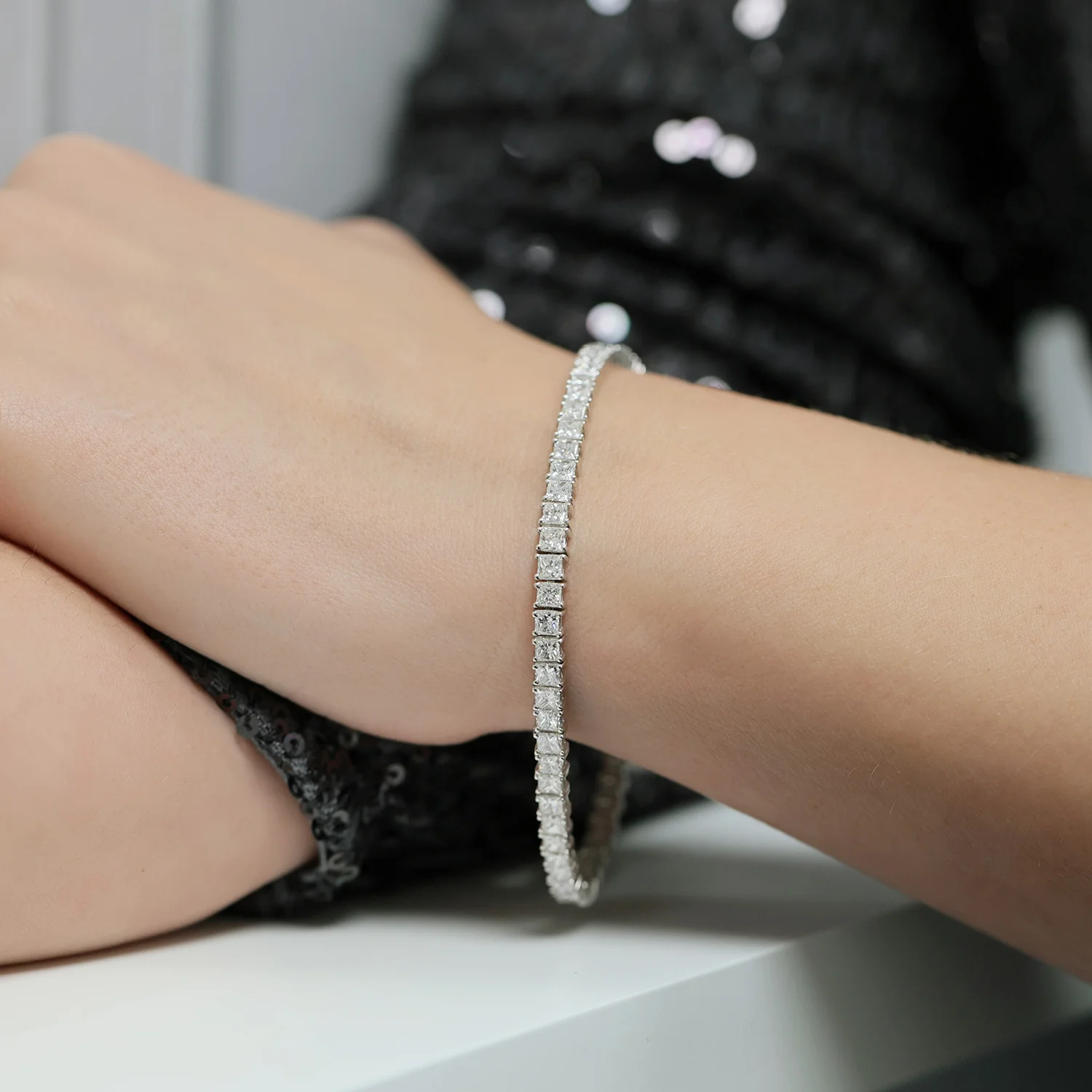 18ct White Gold Princess Cut Diamond Claw Set Tennis Bracelet - Image 2