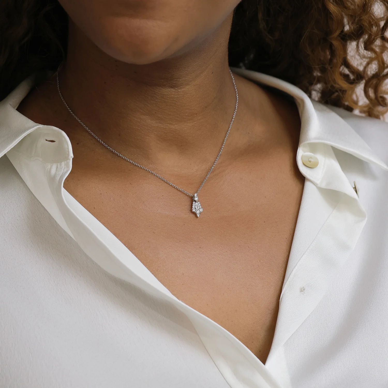 18ct White Gold Reflection Round Brilliant And Baguette Cut Diamond Pendant - Image 2