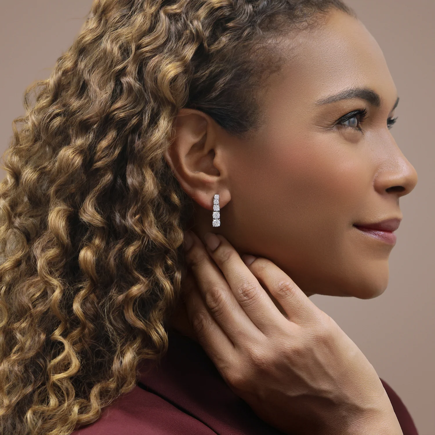 18ct White Gold Round Brilliant Cut GIA Certificated Diamond Graduated Drop Earrings - Image 3