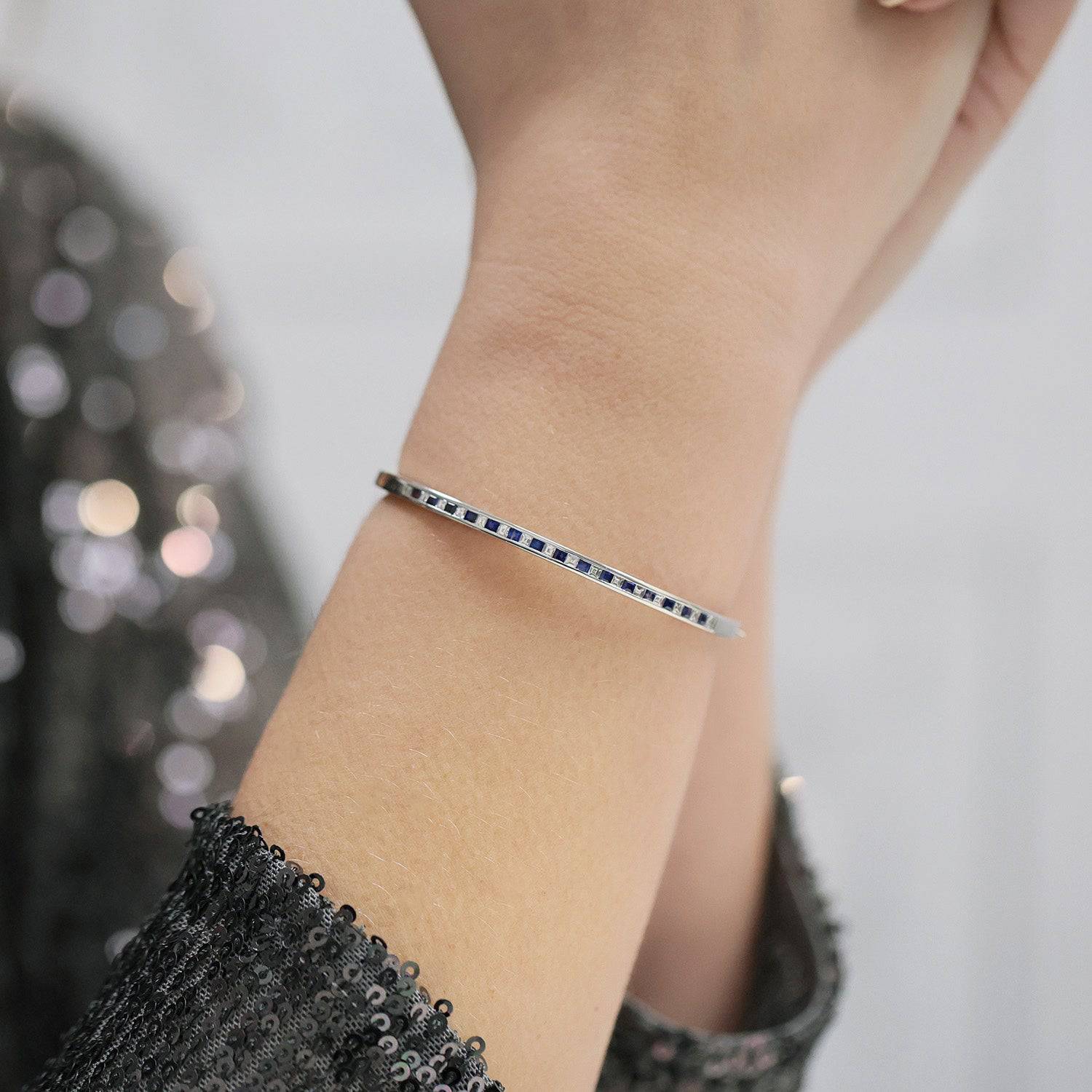18ct White Gold Sapphire And Diamond Bangle - Image 3
