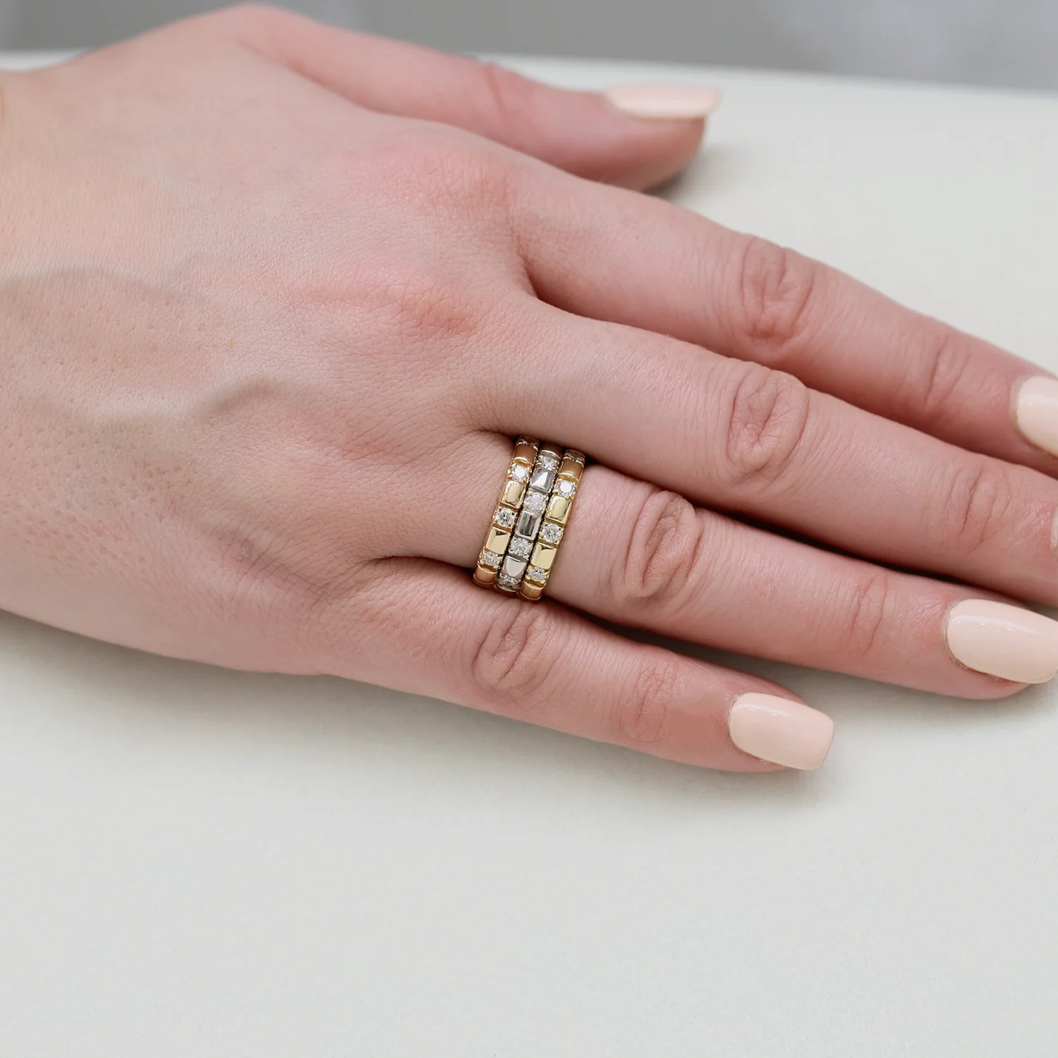 18ct White, Rose & Yellow Gold Round Brilliant Cut Diamond Three Row Ring - Image 3
