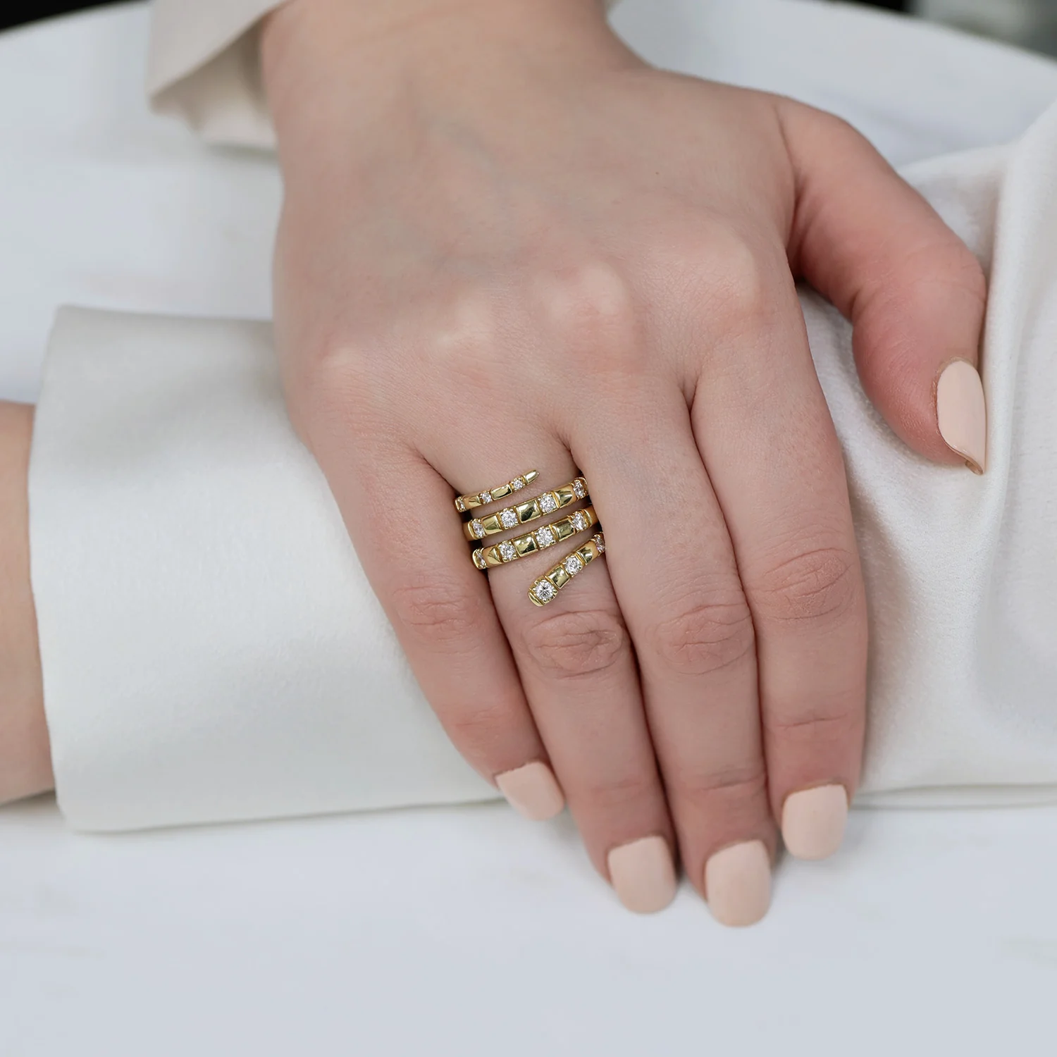 18ct Yellow Gold Four Row Diamond Set Ring - Image 4