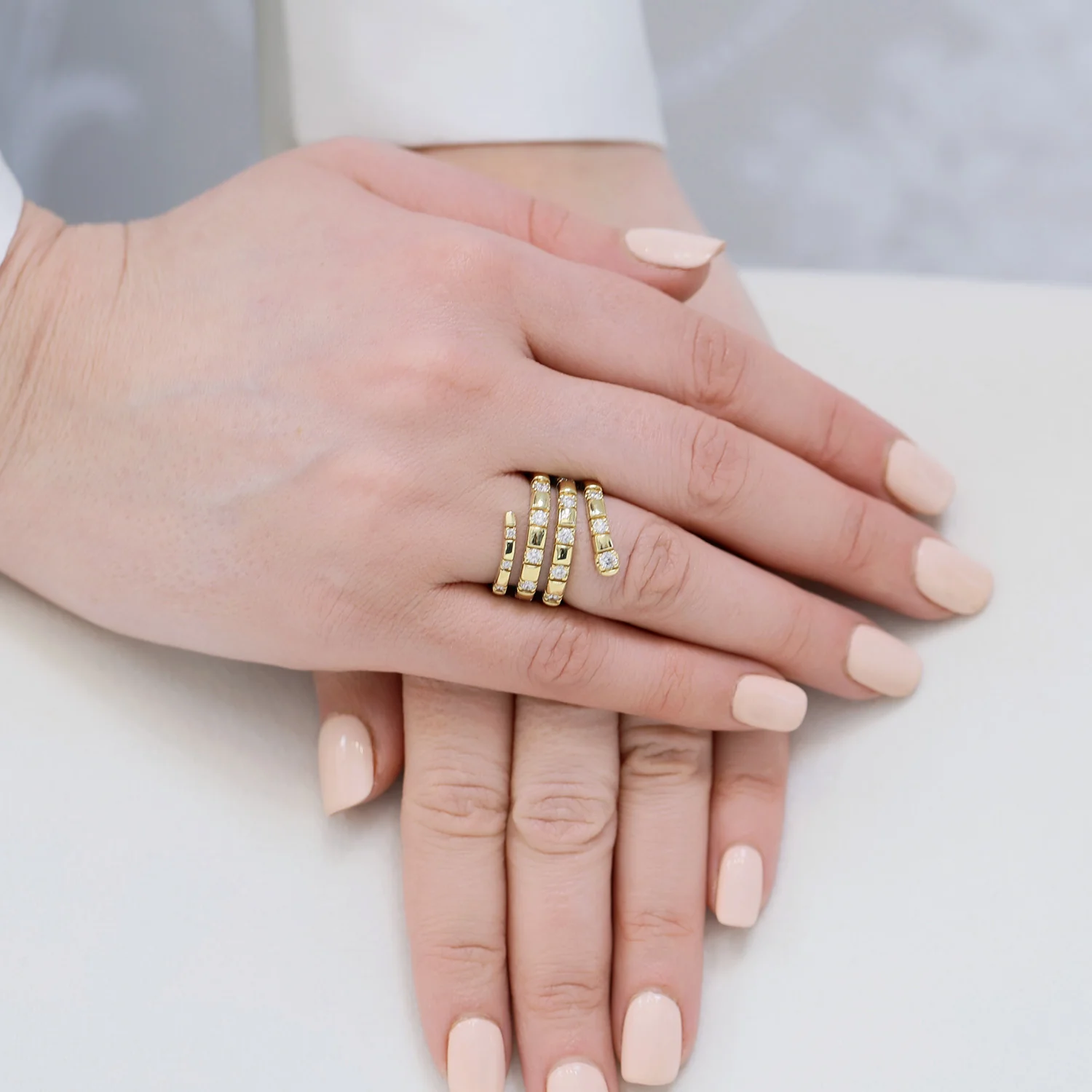 18ct Yellow Gold Four Row Diamond Set Ring - Image 5
