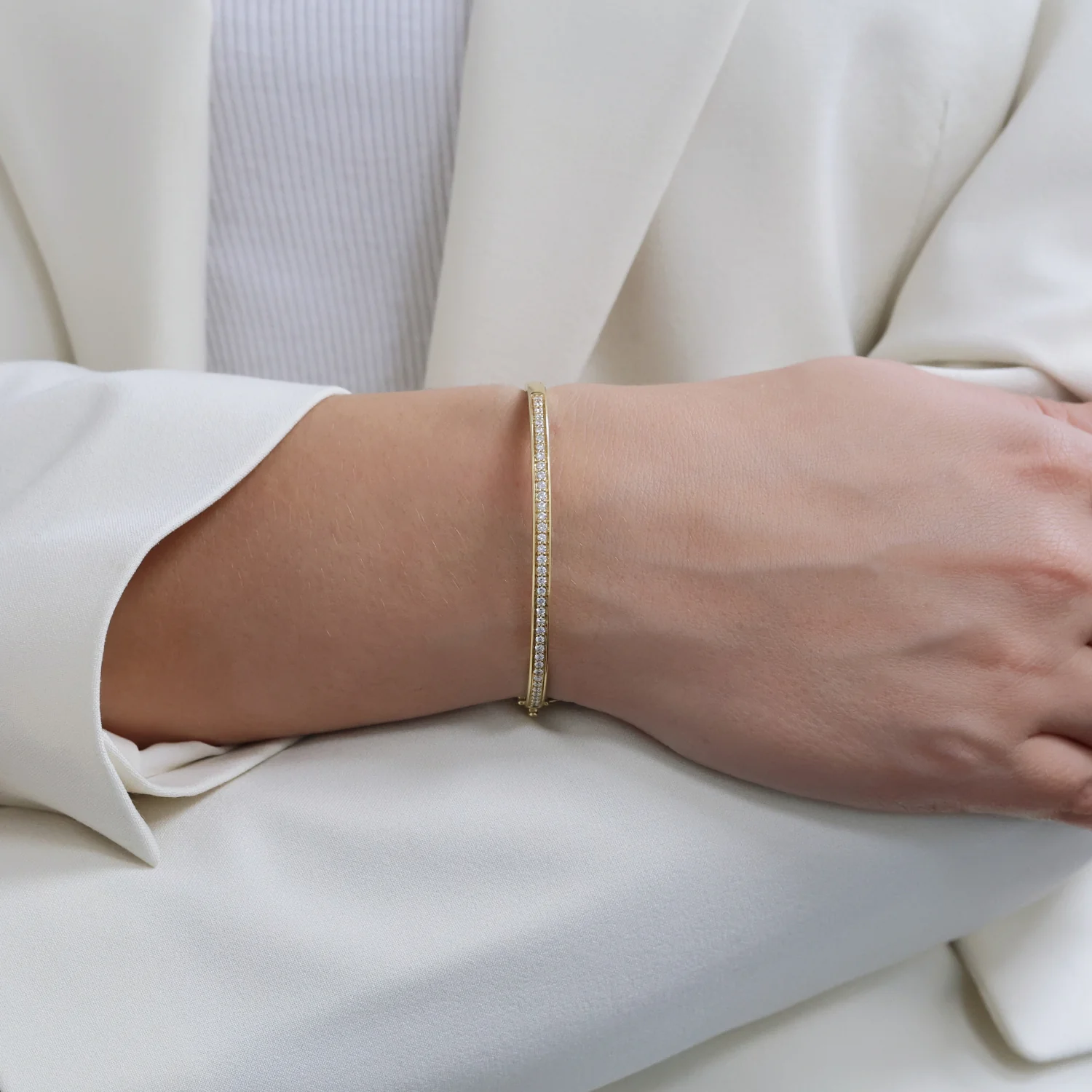 18ct Yellow Gold Pave Set Bangle - Image 2