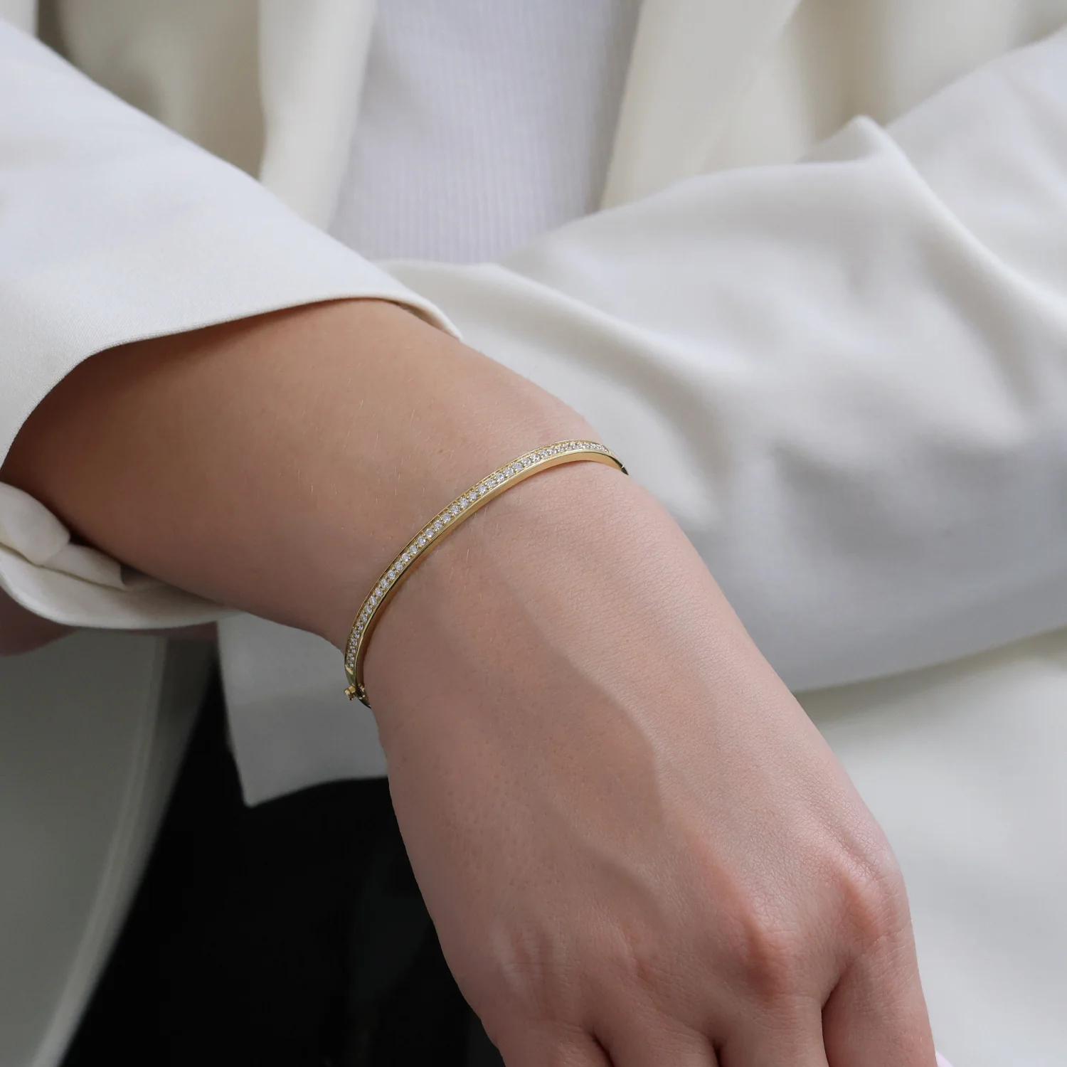 18ct Yellow Gold Pave Set Bangle - Image 3