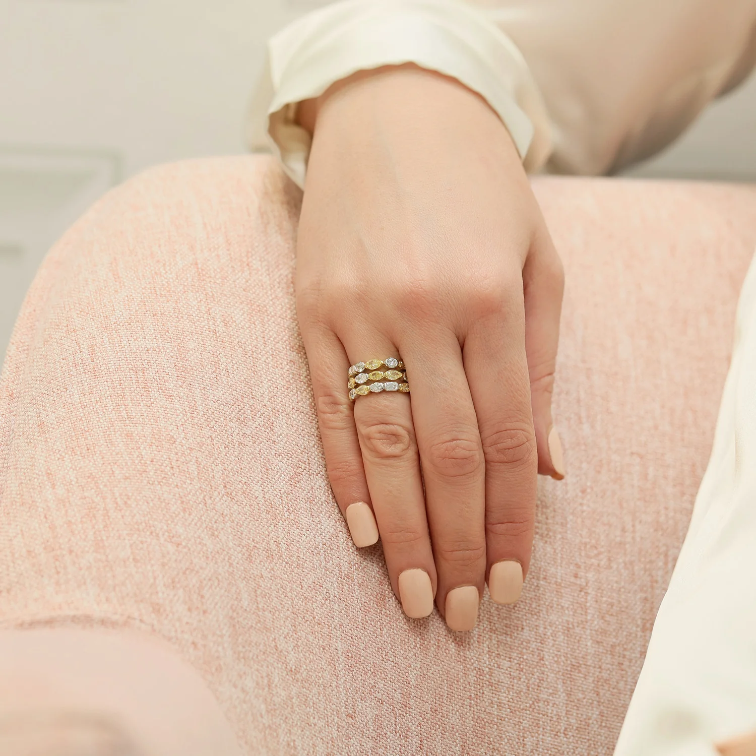 18ct Yellow & White Gold Dress Ring With Fancy Shaped Yellow & White Diamonds - Image 2