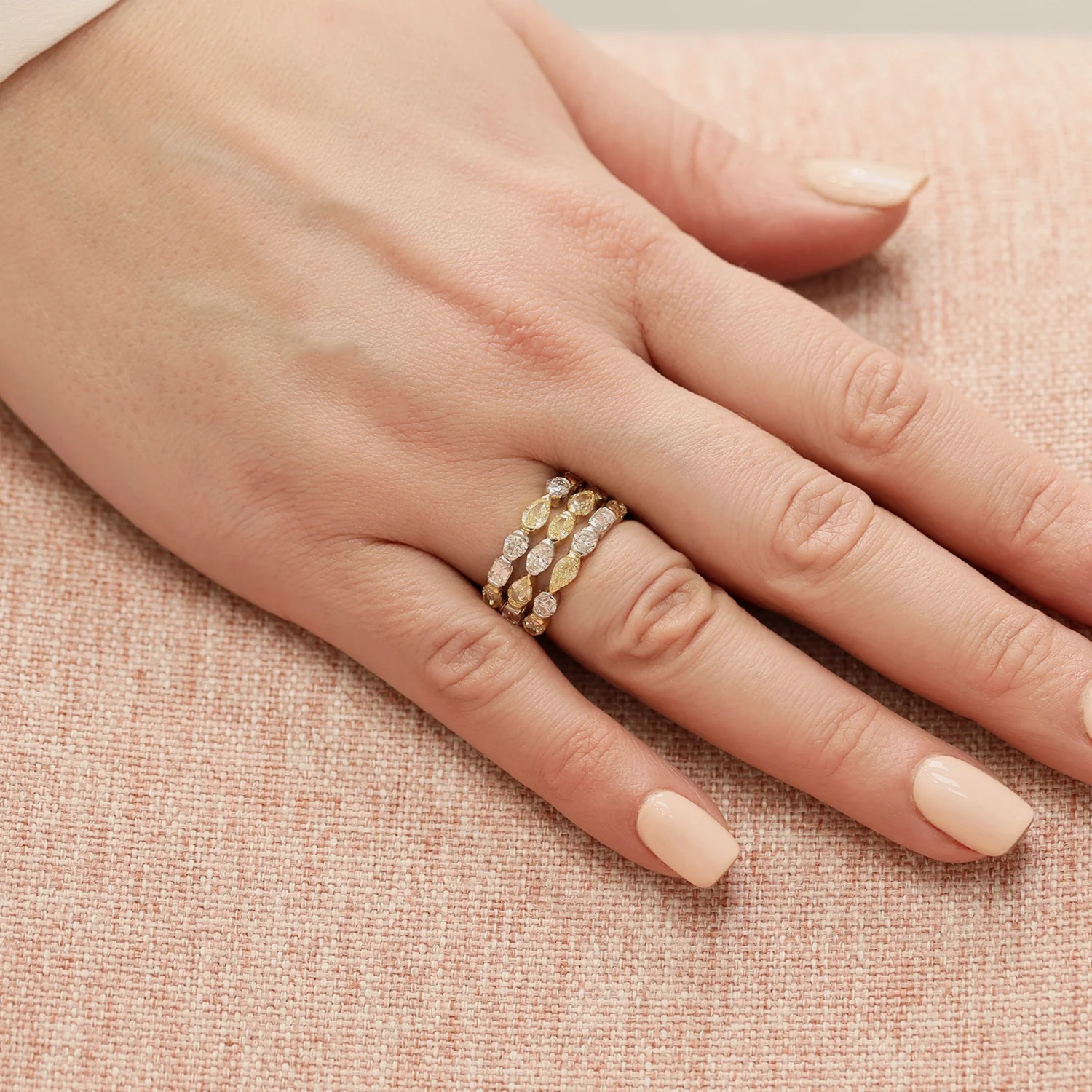 18ct Yellow & White Gold Dress Ring With Fancy Shaped Yellow & White Diamonds - Image 3