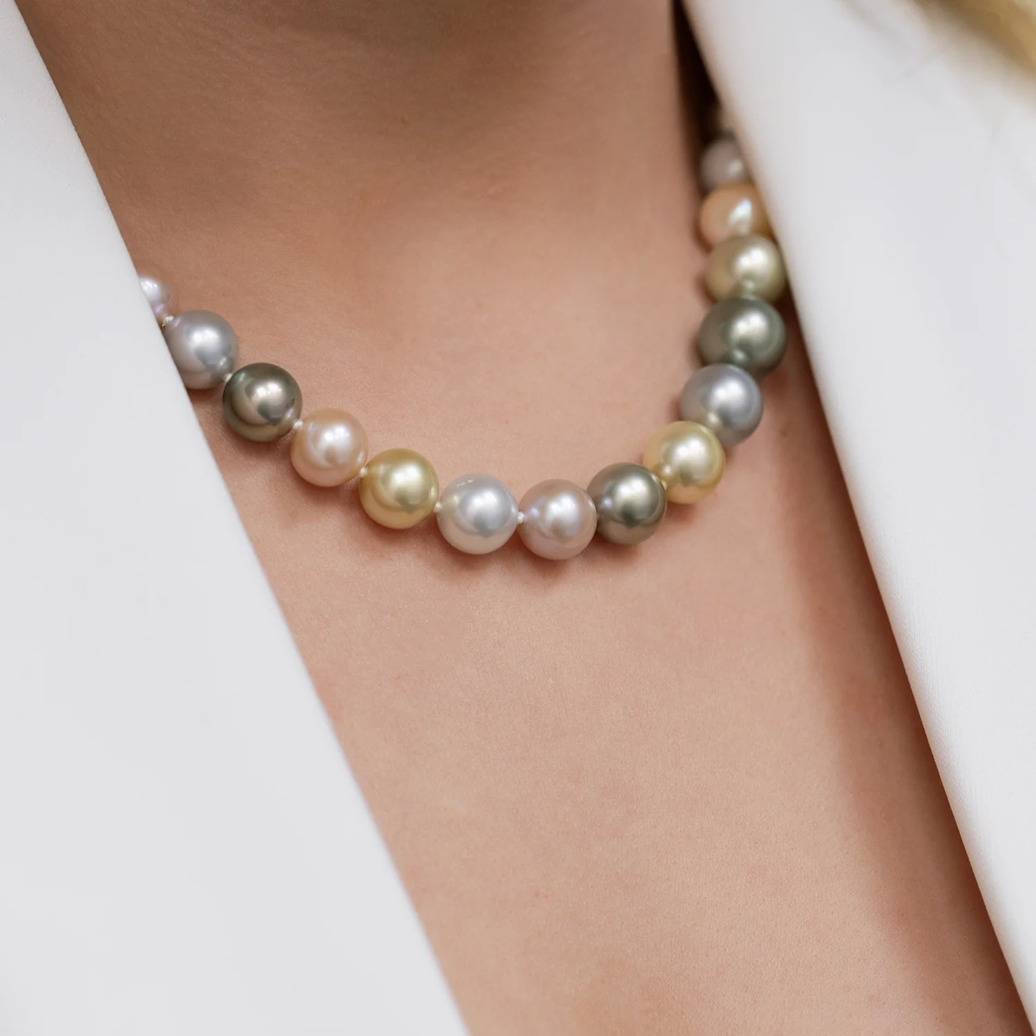 Cultured South Sea Pearl & Fresh Water Pearl Necklace - Image 2