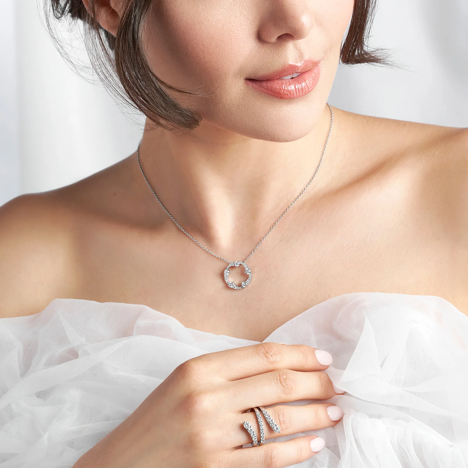 OPEIA Collection 18ct White Gold Diamond Fancy Circle Pendant With Chain - Image 2