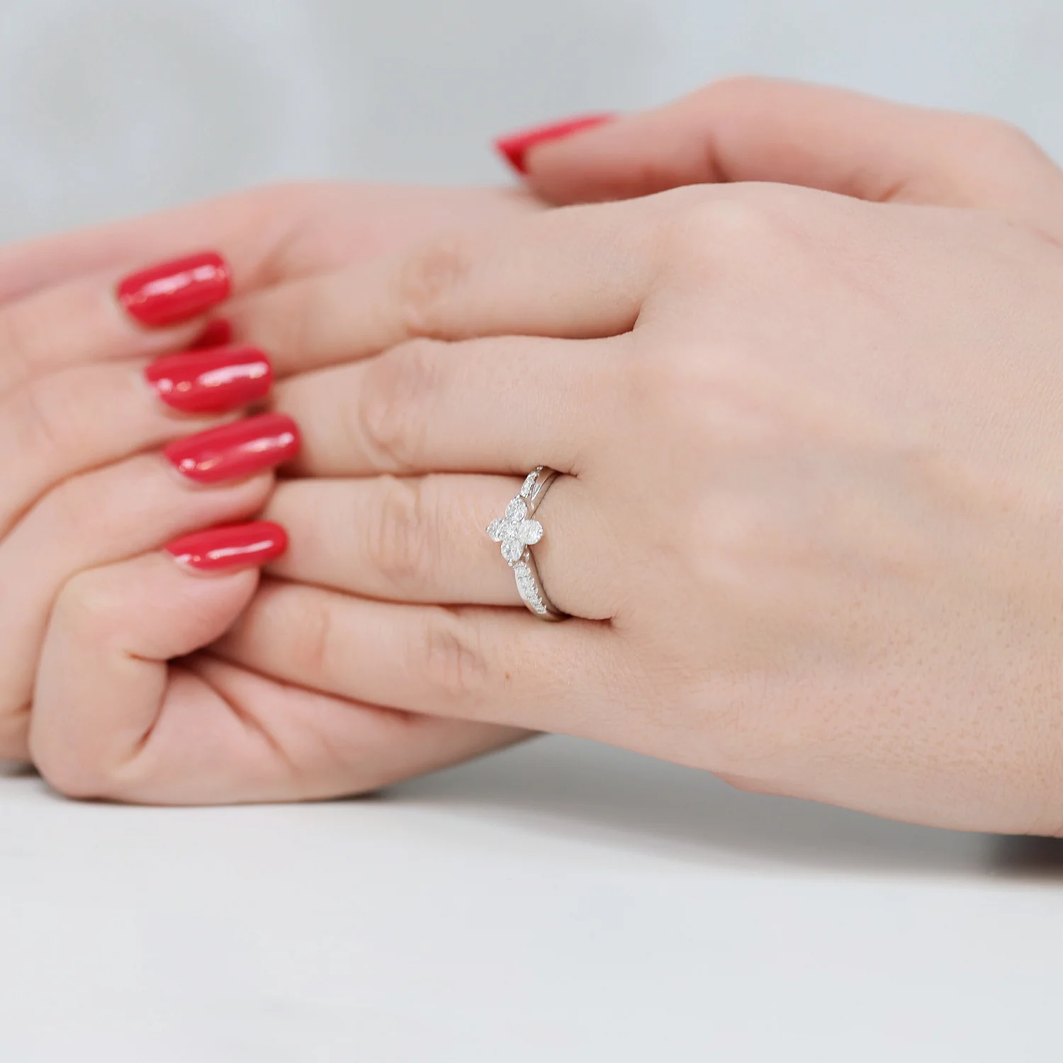 Platinum Round Brilliant Cut Diamond Flower Cluster Ring With Diamond Set Twist Shoulders - Image 3
