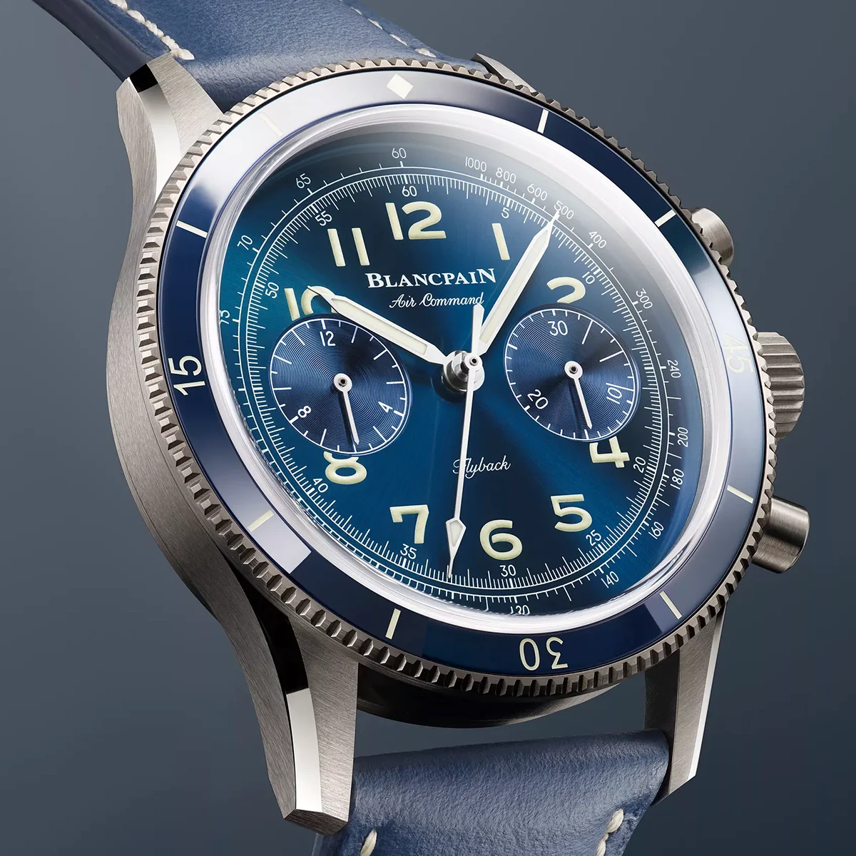 Air Command Flyback Chronograph 42.5mm Blue Dial Titanium Watch - Image 4