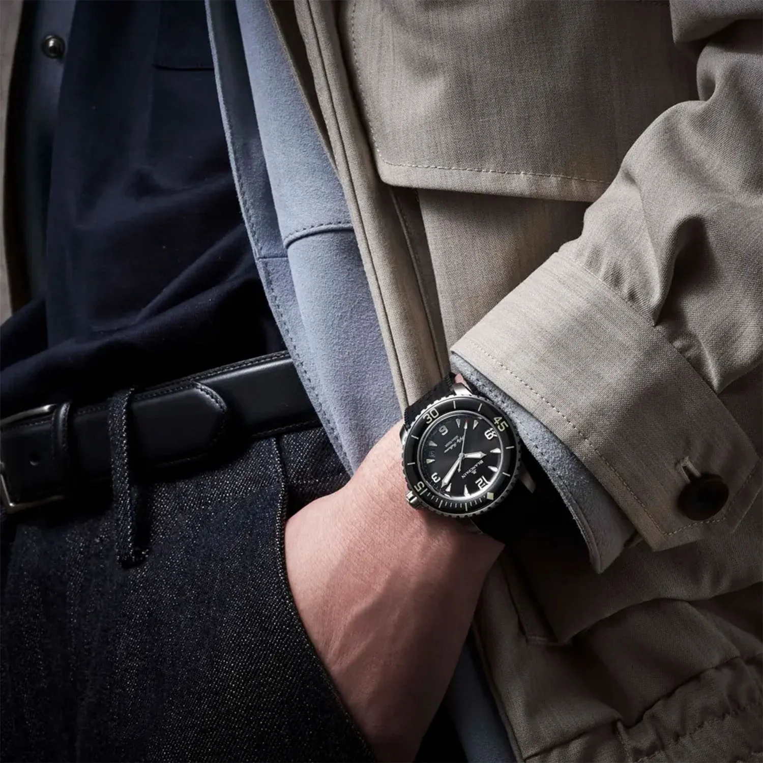 Fifty Fathoms 42.3mm Automatique Black Dial & Canvas Strap Watch - Image 2