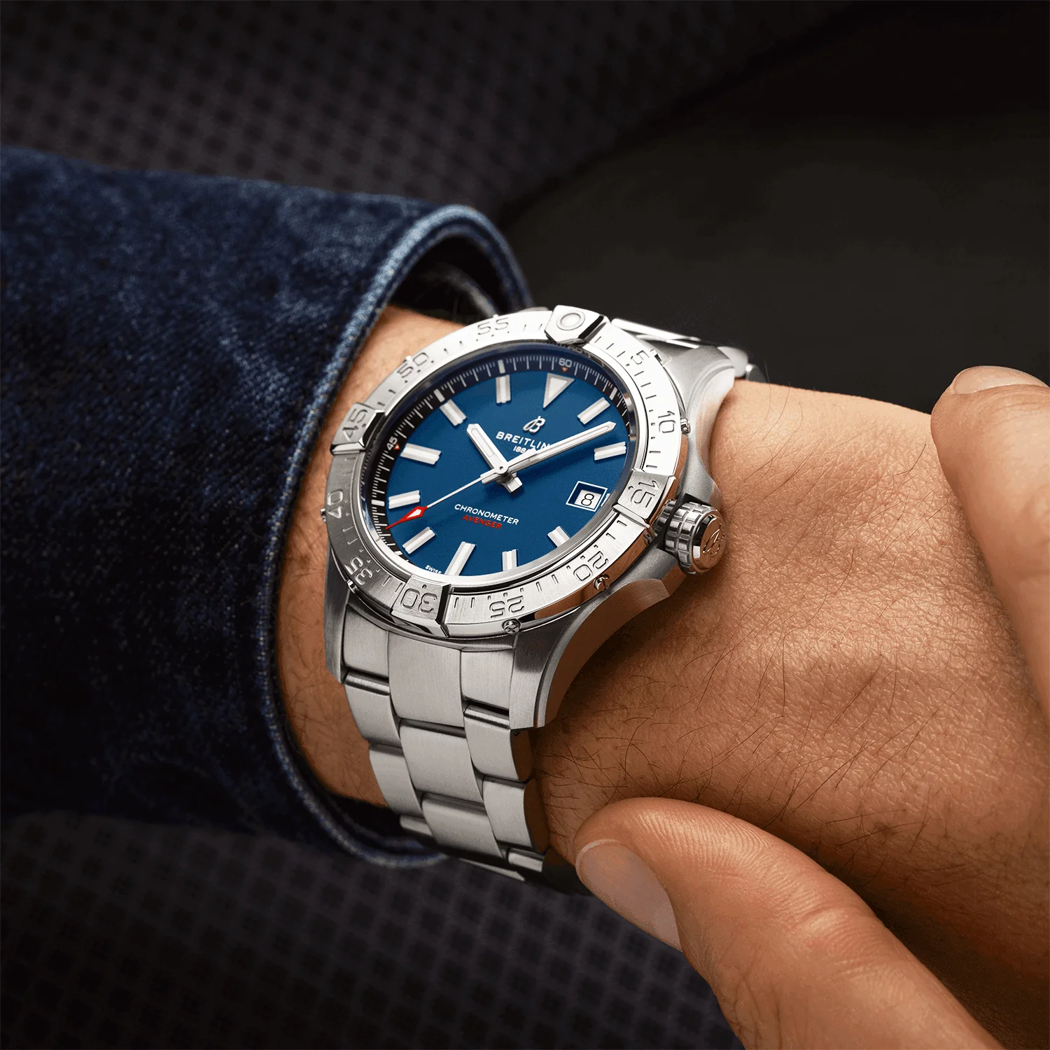 Avenger 42mm Blue Dial Automatic Bracelet Watch - Image 4