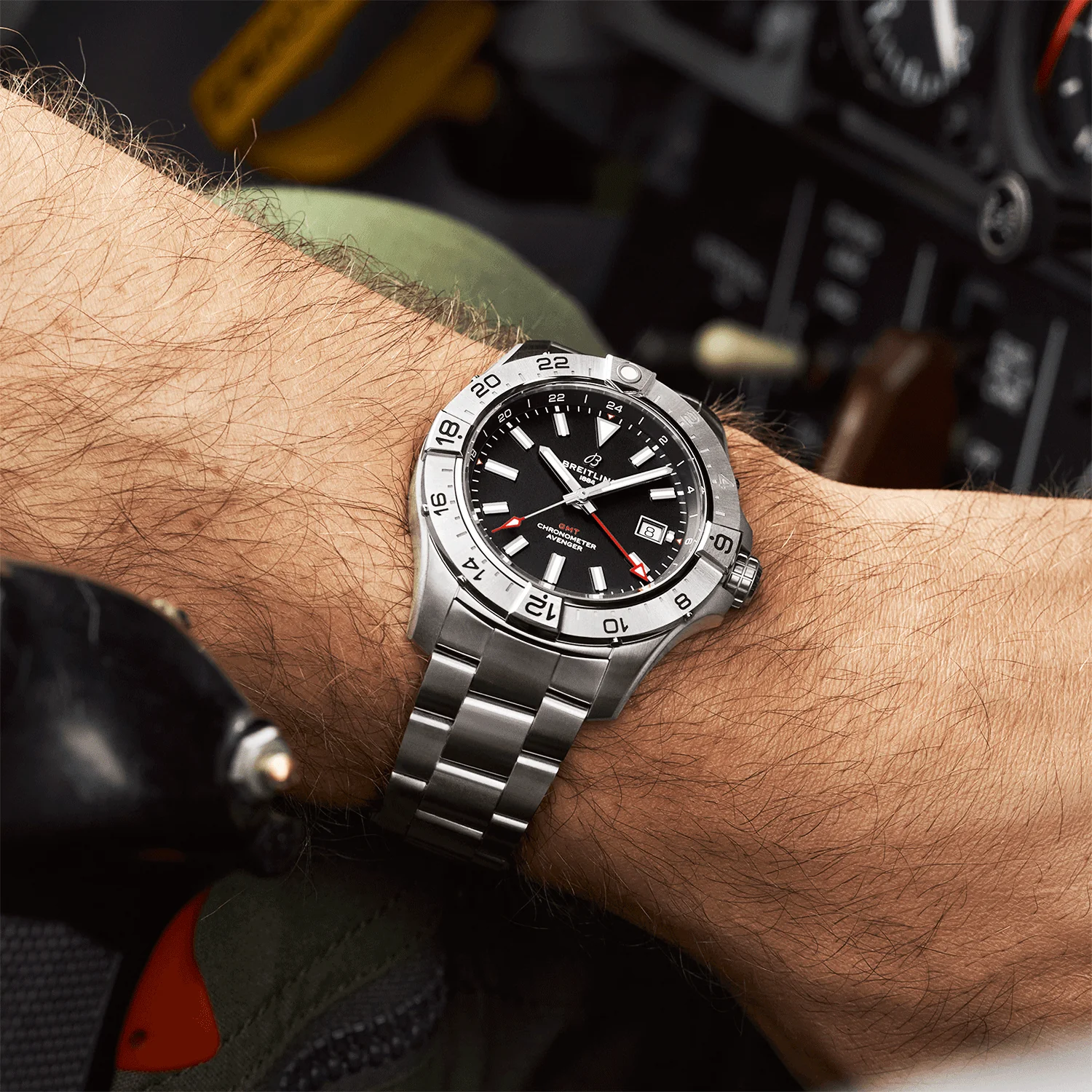 Avenger GMT 44mm Black Dial Automatic Bracelet Watch - Image 4