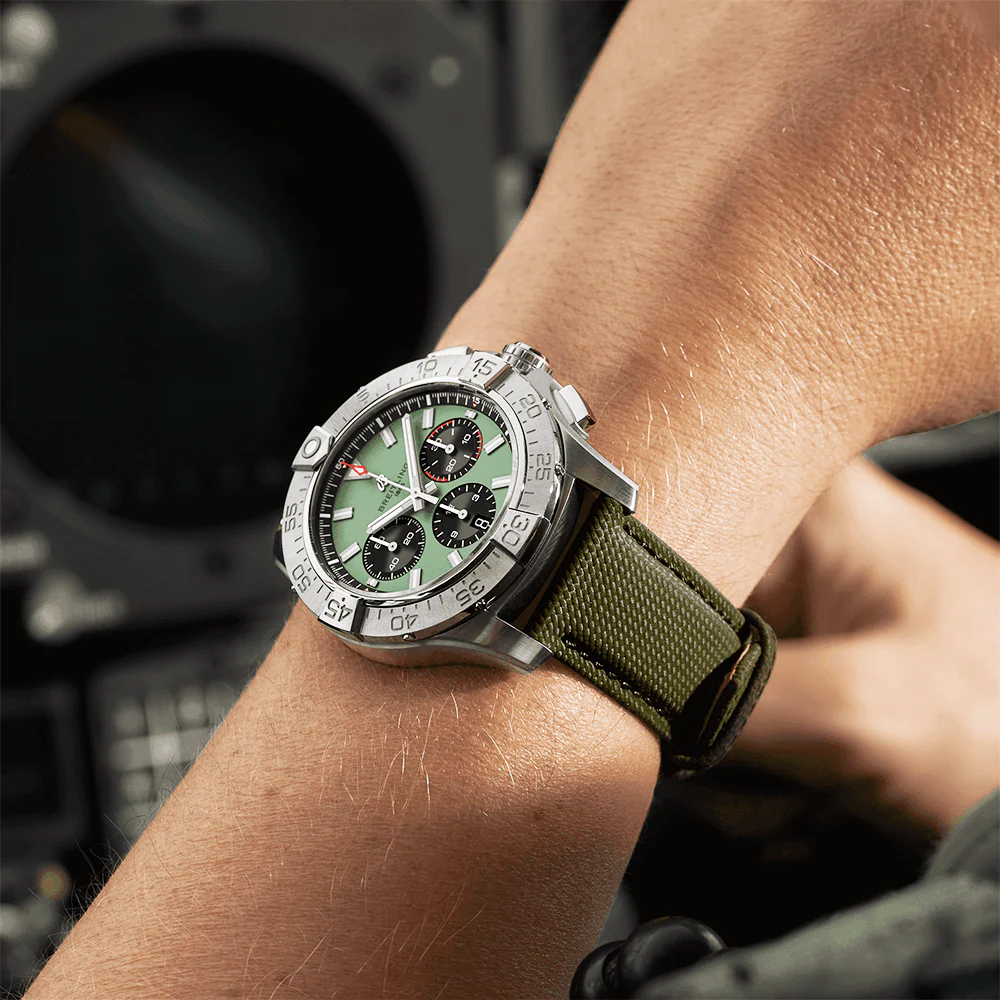 Avenger 44mm Green Dial Automatic Chronograph Strap Watch - Image 4