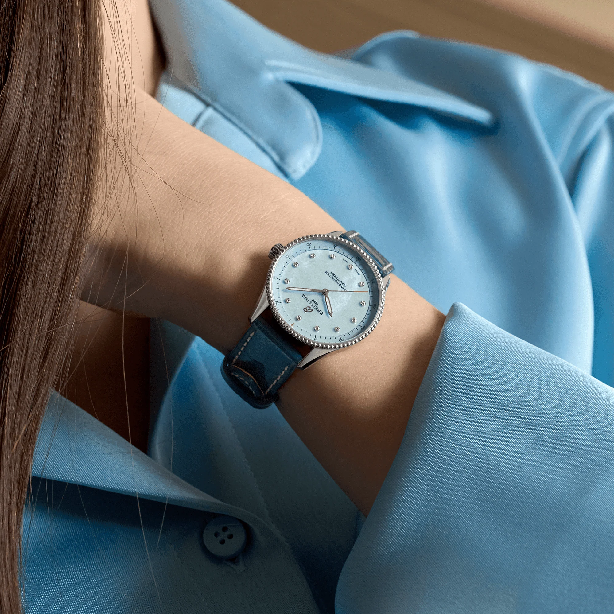 Navitimer 32mm Blue Mother of Pearl Diamond Dial Strap Watch - Image 4