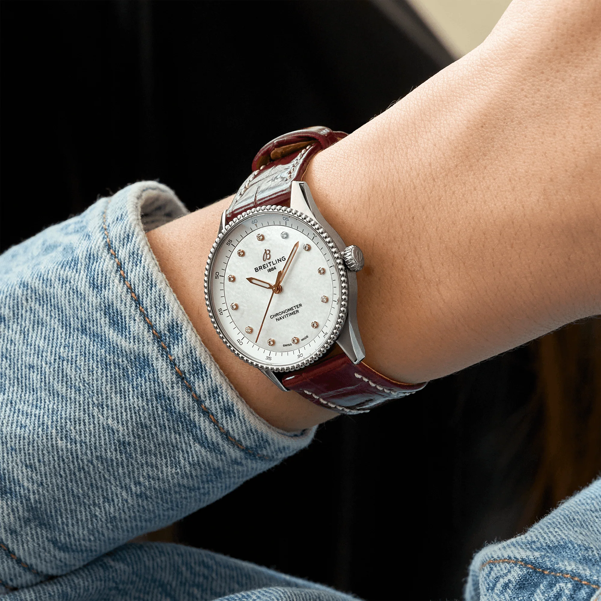 Navitimer 32mm White Mother of Pearl Diamond Dial Strap Watch - Image 4