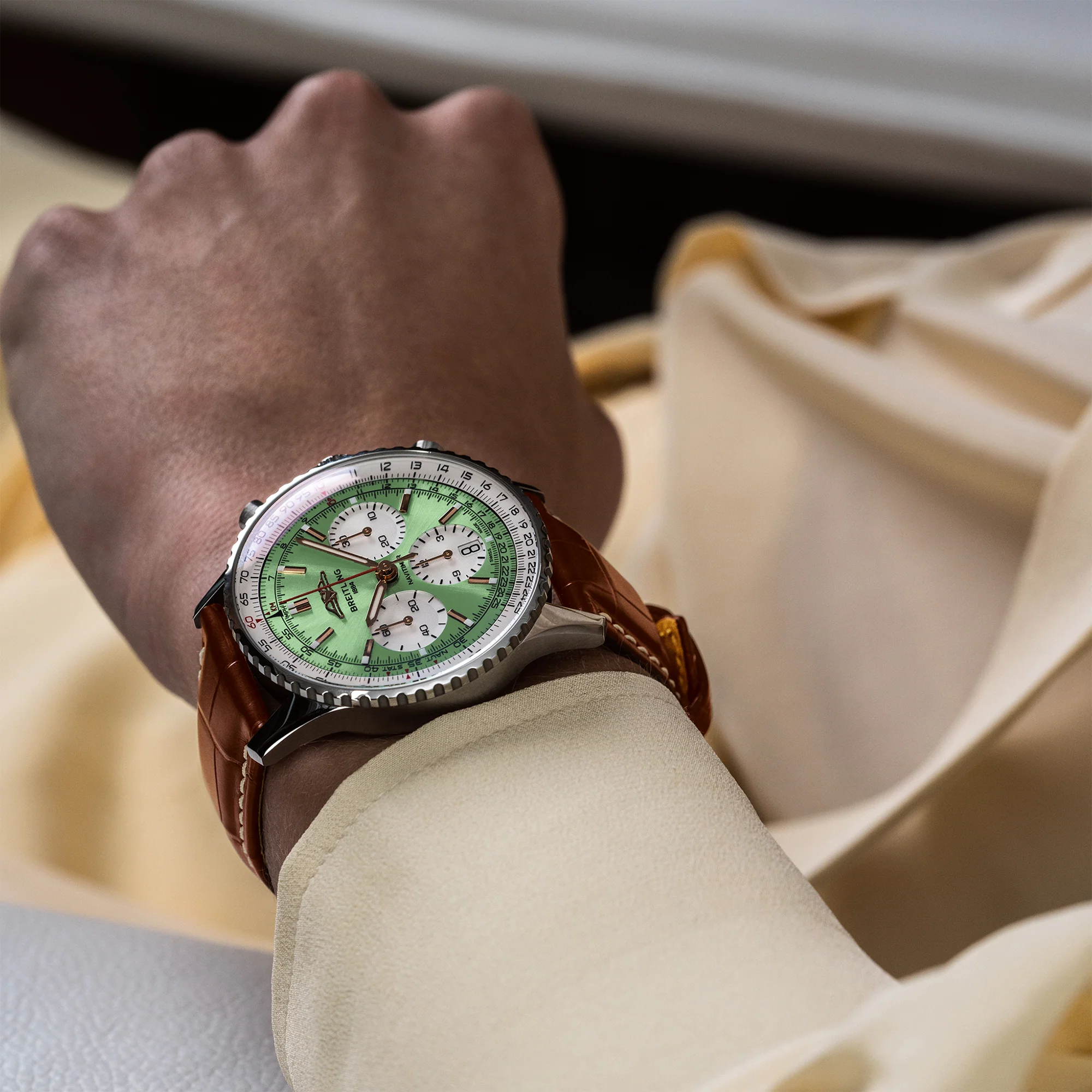 Navitimer 41mm Green Dial Men's Chronograph Strap Watch - Image 5