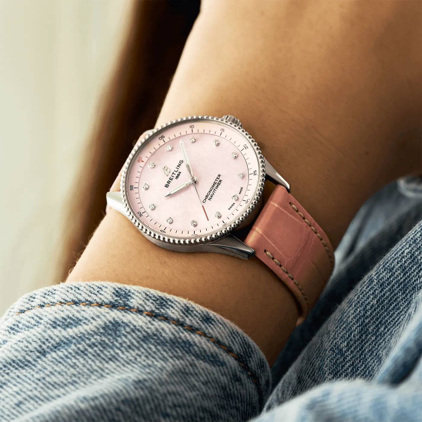 Navitimer 32mm Pink Mother of Pearl Diamond Dial Strap Watch - Image 4