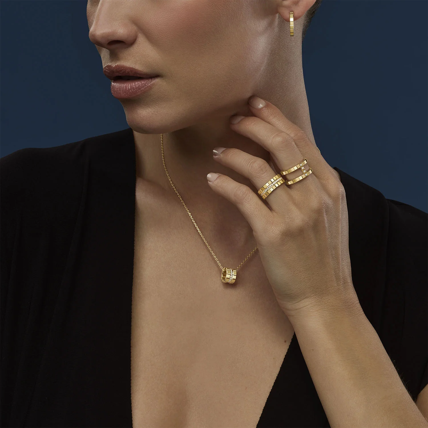 18ct Yellow Gold Mini Small Ice Cube Hoop Earrings - Image 2