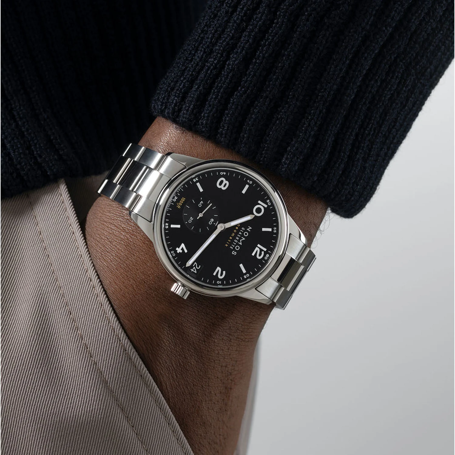 Club Sport Neomatik 42 mm Date Black Dial Bracelet Watch . - Image 2
