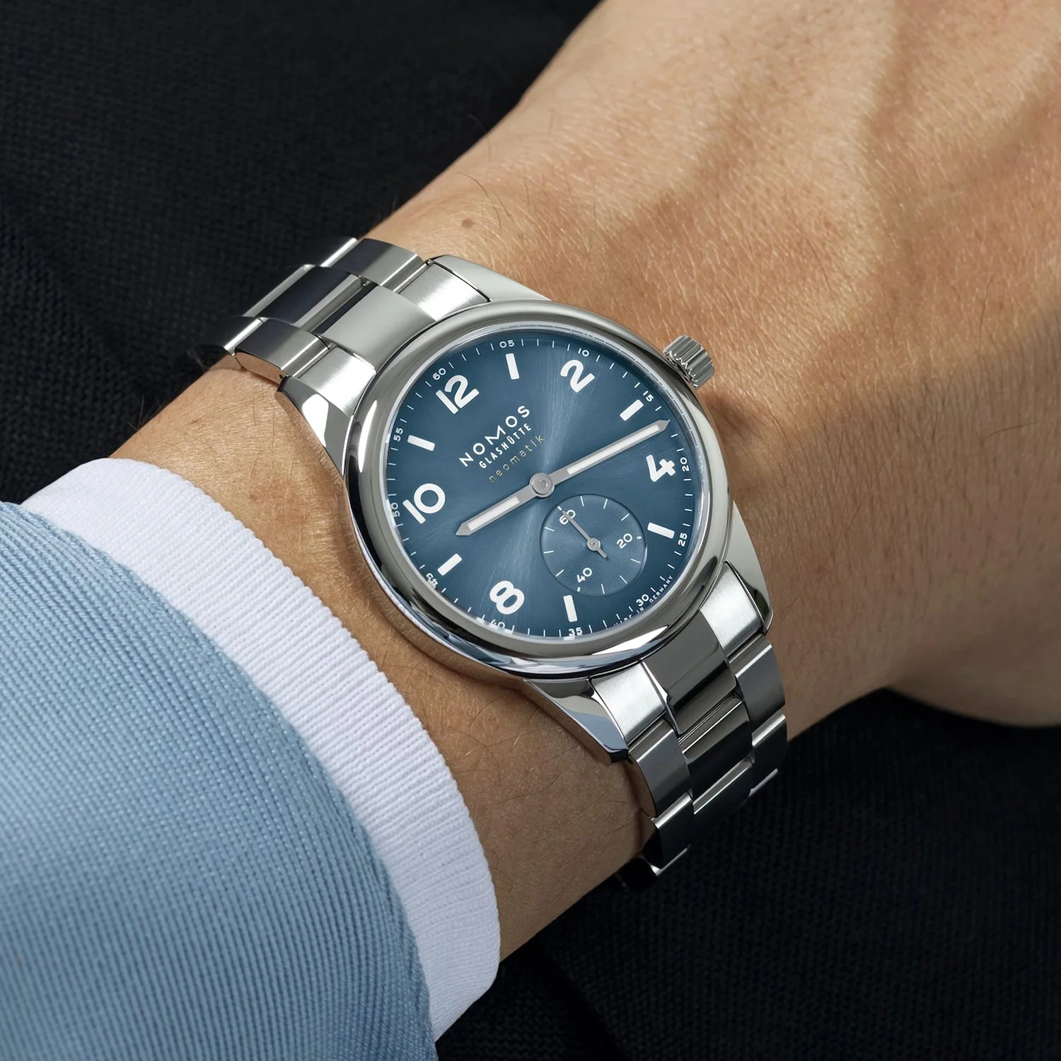 Club Sport Neomatik Polar 37mm Blue Dial Bracelet Watch - Image 6