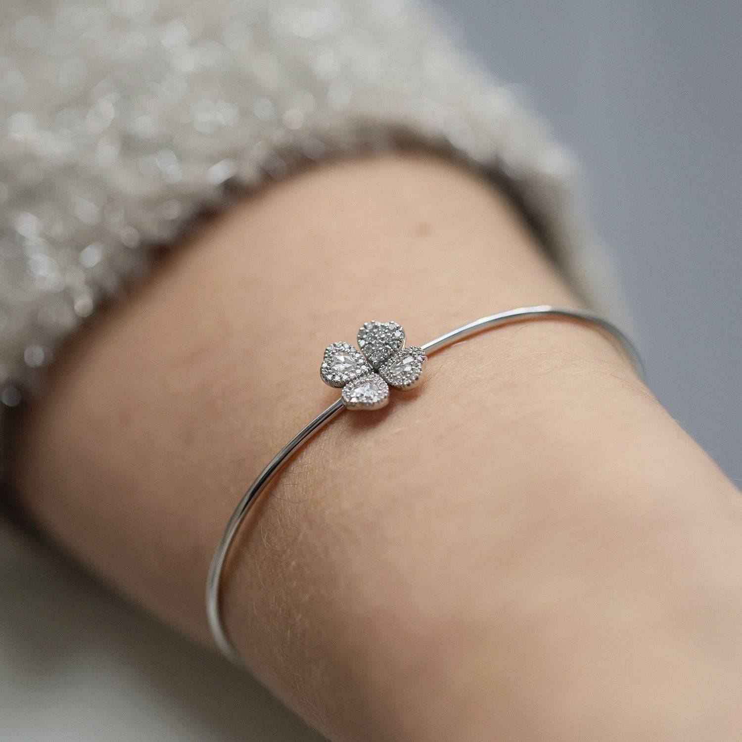 18ct White Gold Pear & Brilliant Cut Diamond Clover Bangle - Image 2