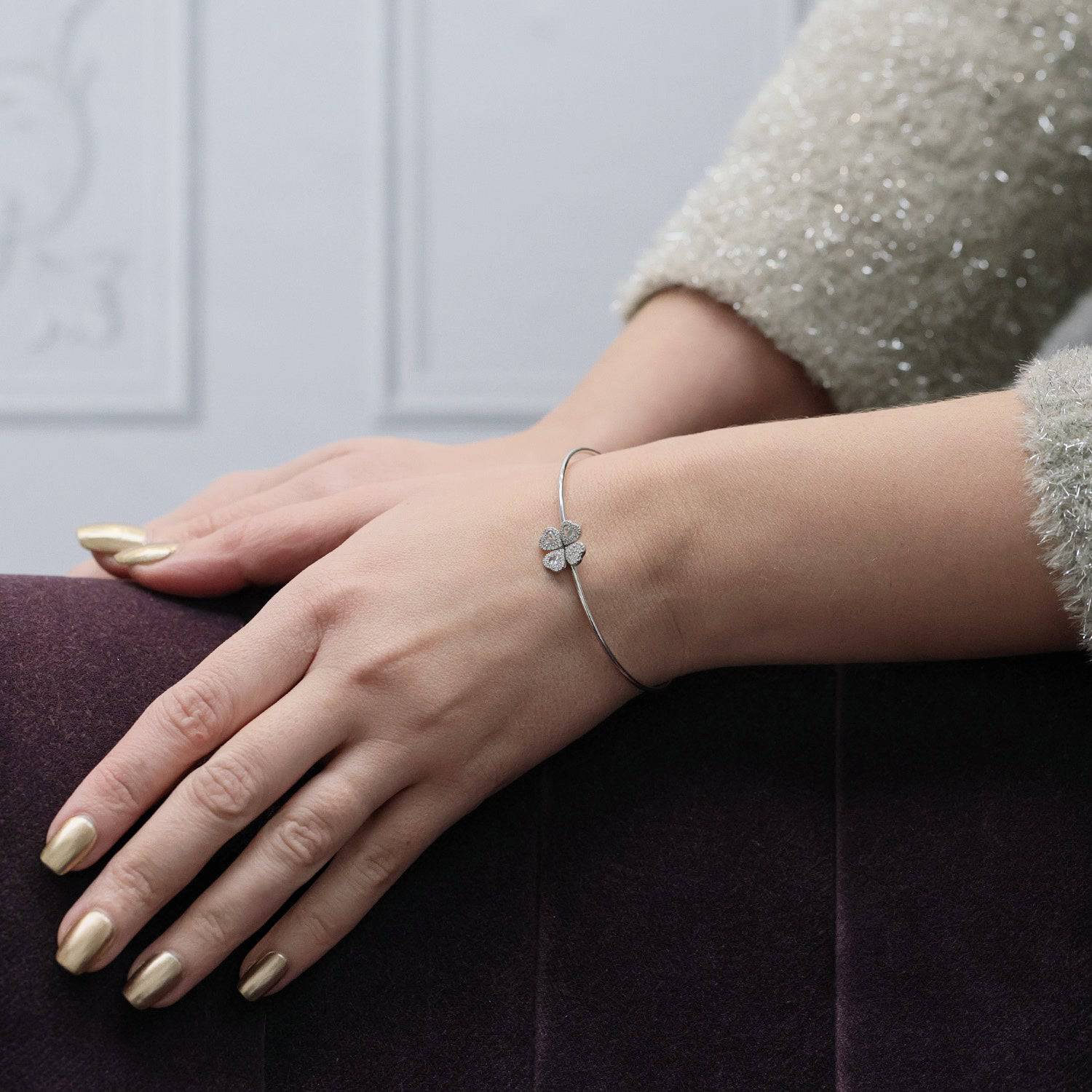 18ct White Gold Pear & Brilliant Cut Diamond Clover Bangle - Image 3