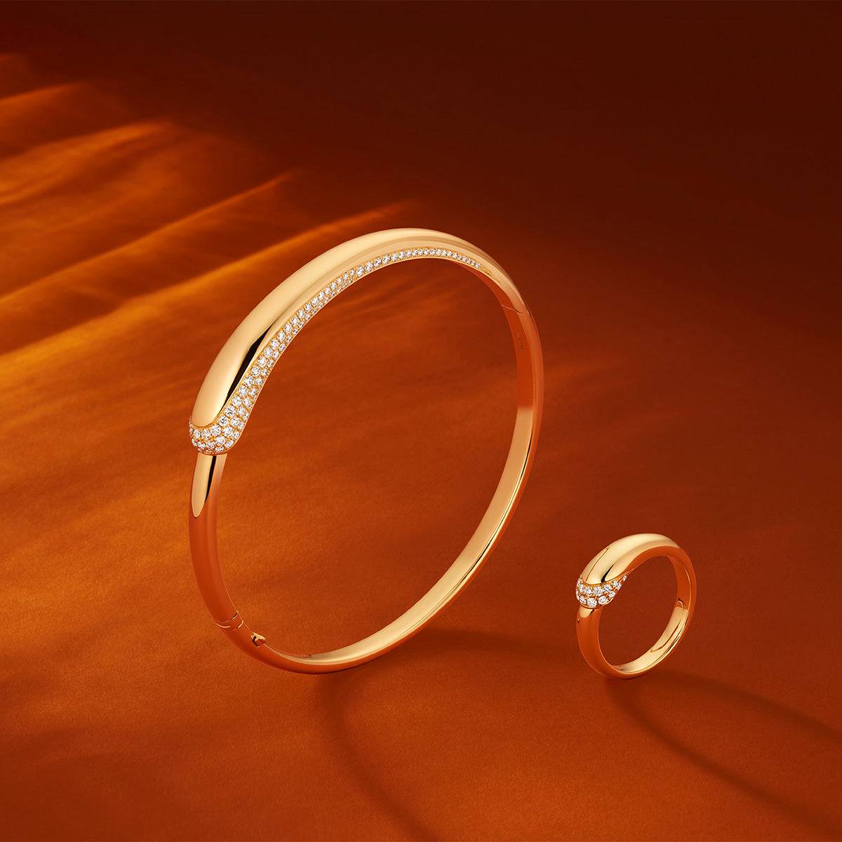 Ember Collection 18ct Yellow Gold Diamond Pave Set Bangle - Image 4