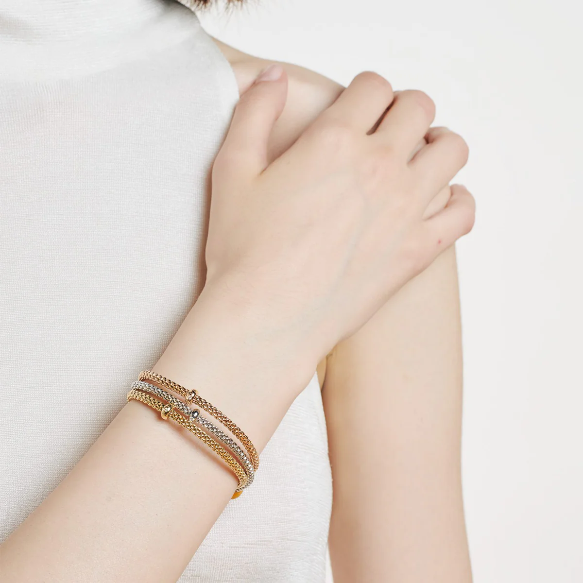 Prima 18ct Yellow Gold Bracelet With Single Diamond Rondel - Image 4