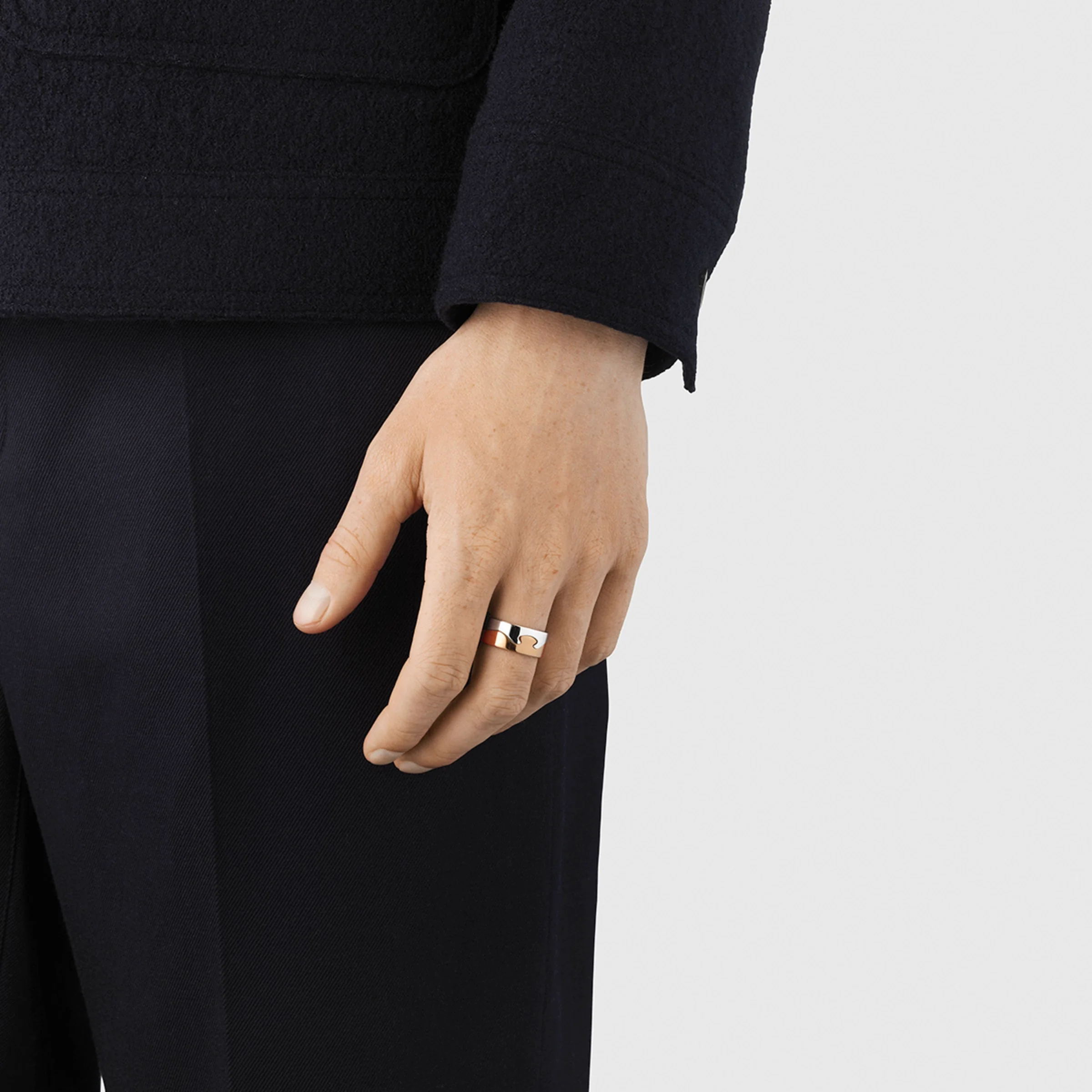 18ct White Gold Fusion End Ring - Image 4