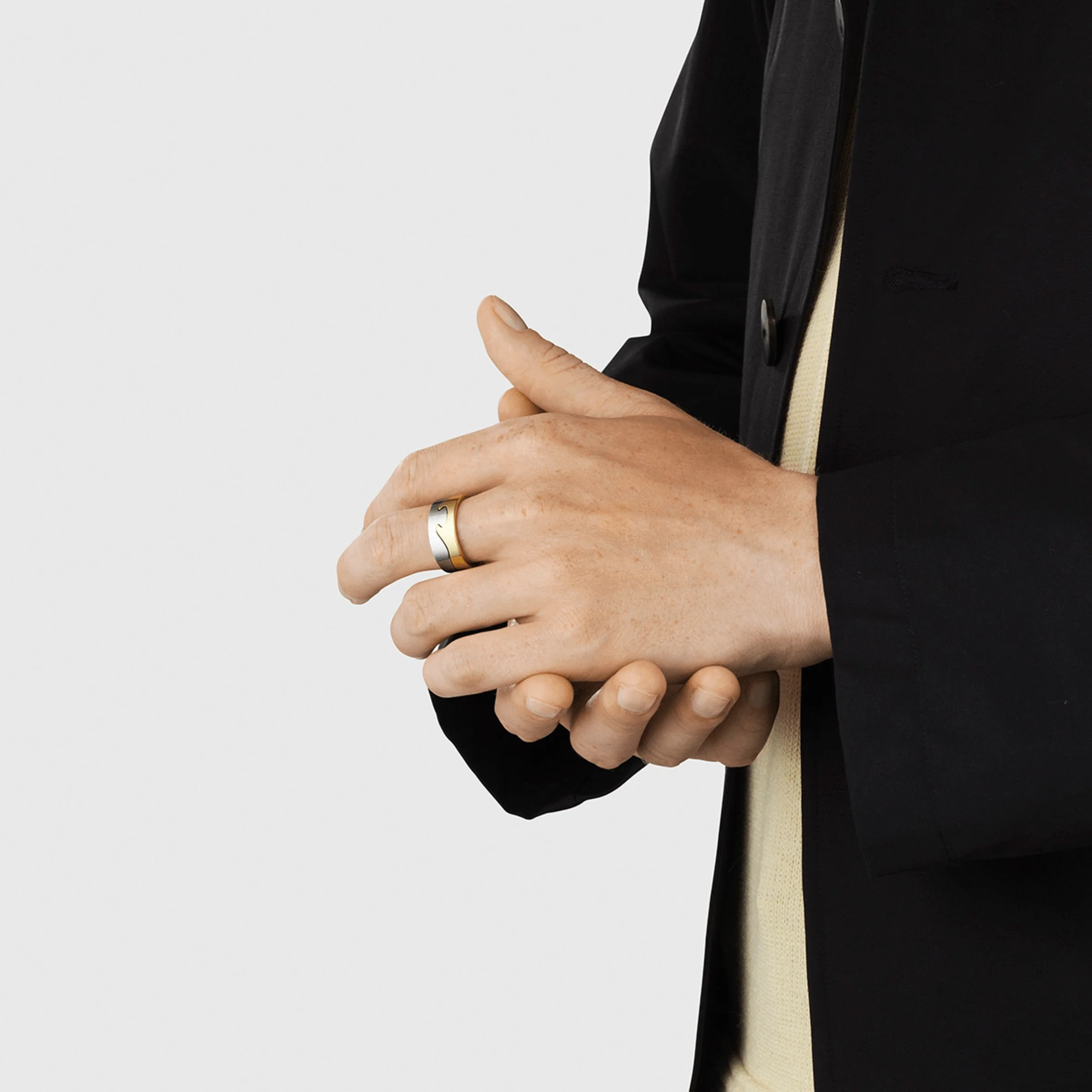 18ct Yellow Gold Fusion End Ring - Image 4