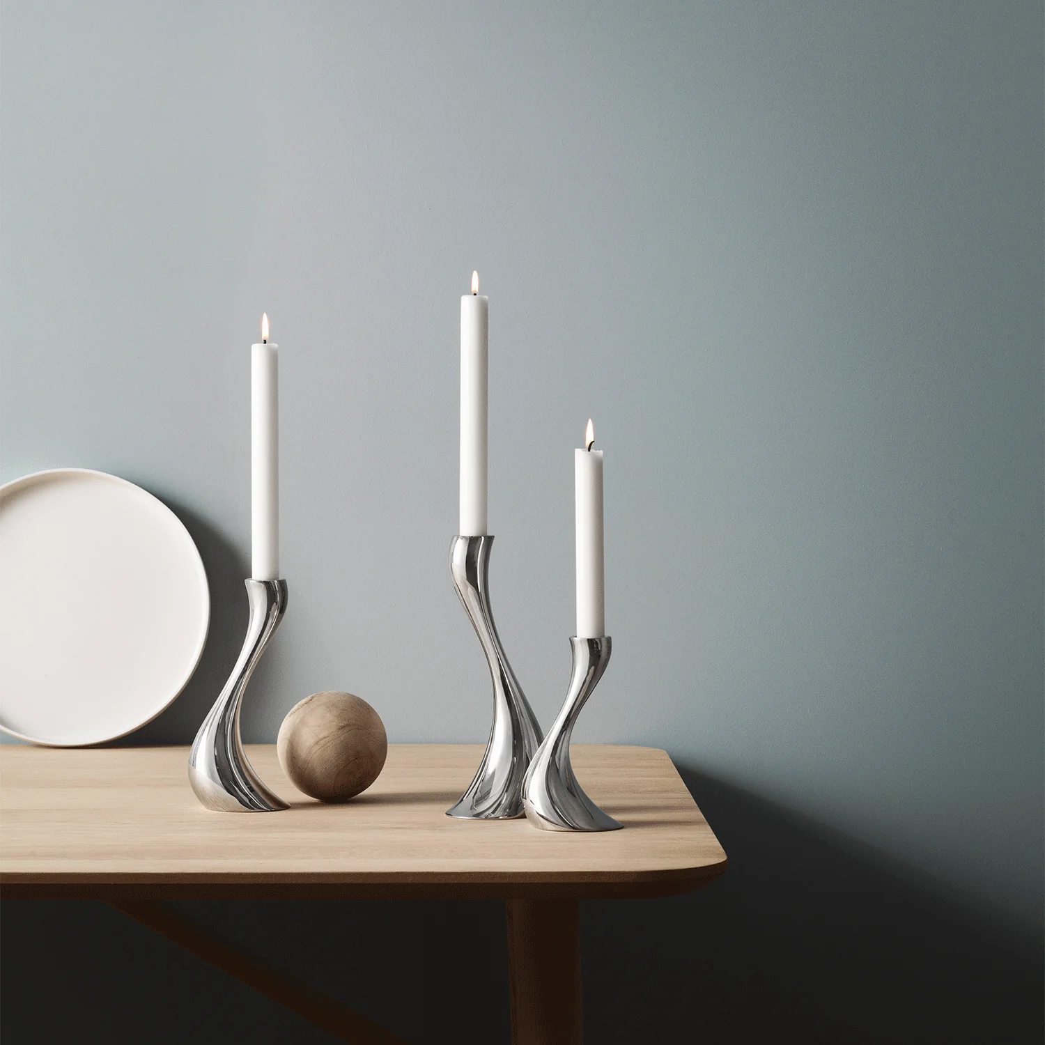 Cobra Medium Candlesticks Set - Image 4