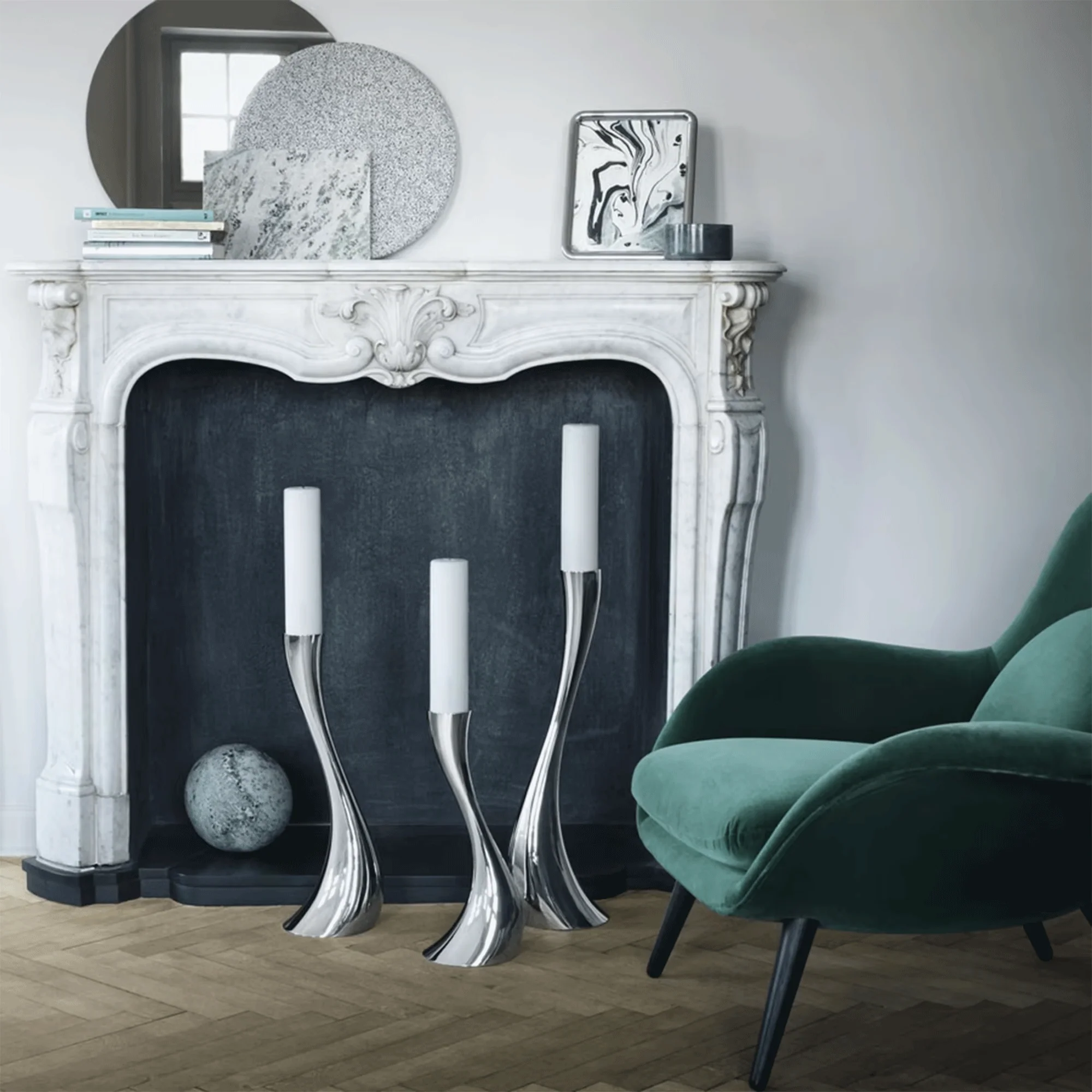 Cobra Medium Floor Candle Holder - Image 5