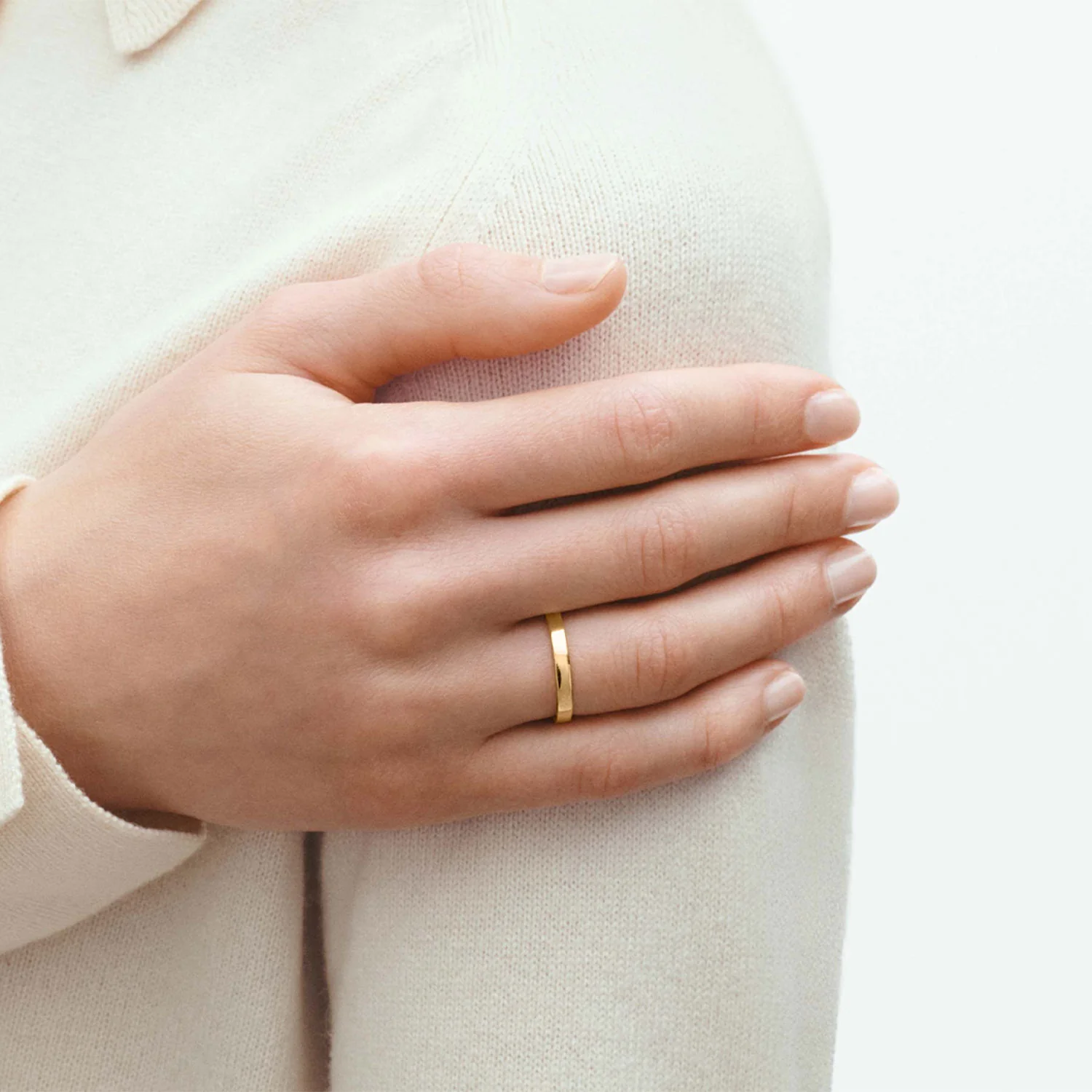 Magic Yellow Gold Centre Ring - Image 3