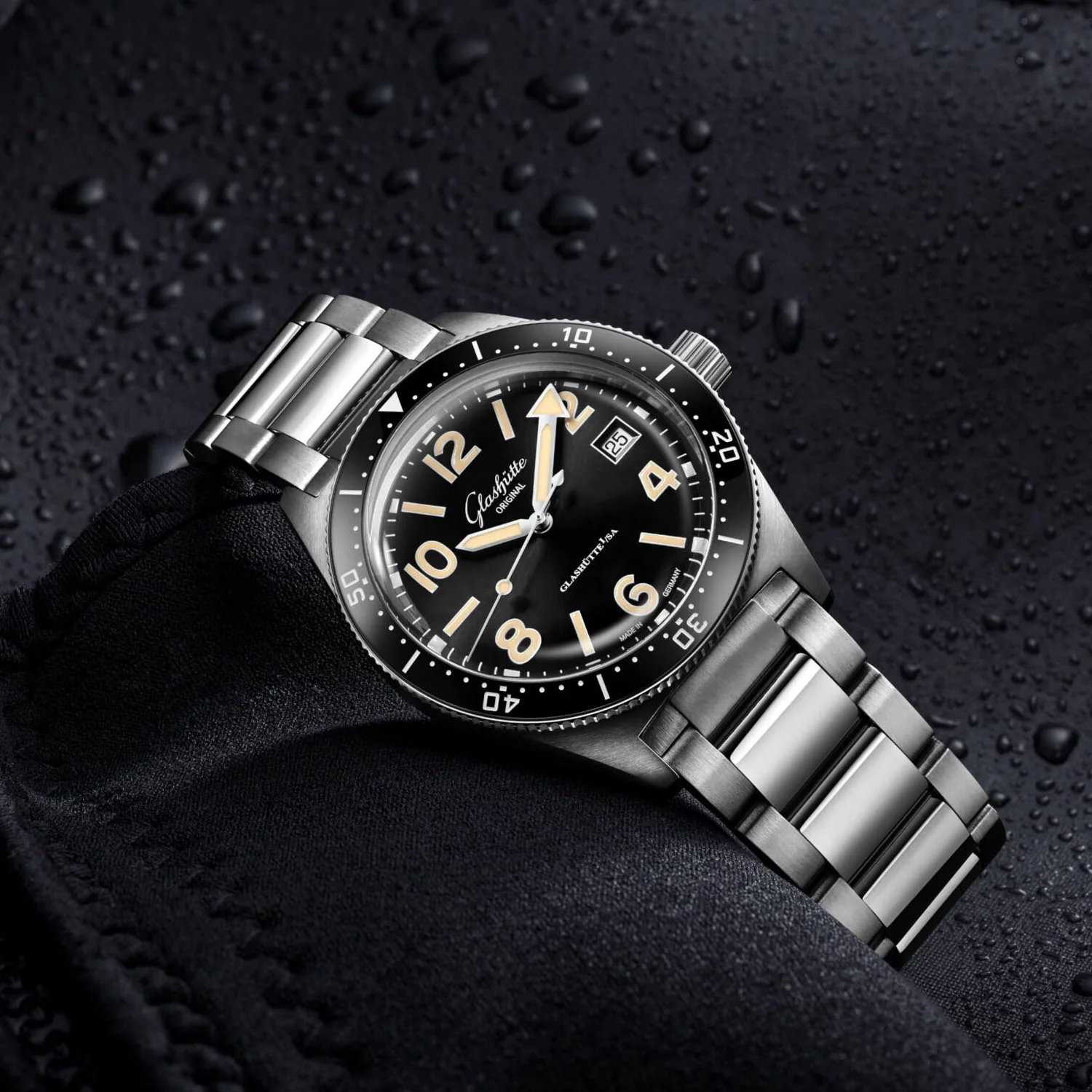 Specialist SeaQ Black Dial Men's Automatic Bracelet Watch - Image 2