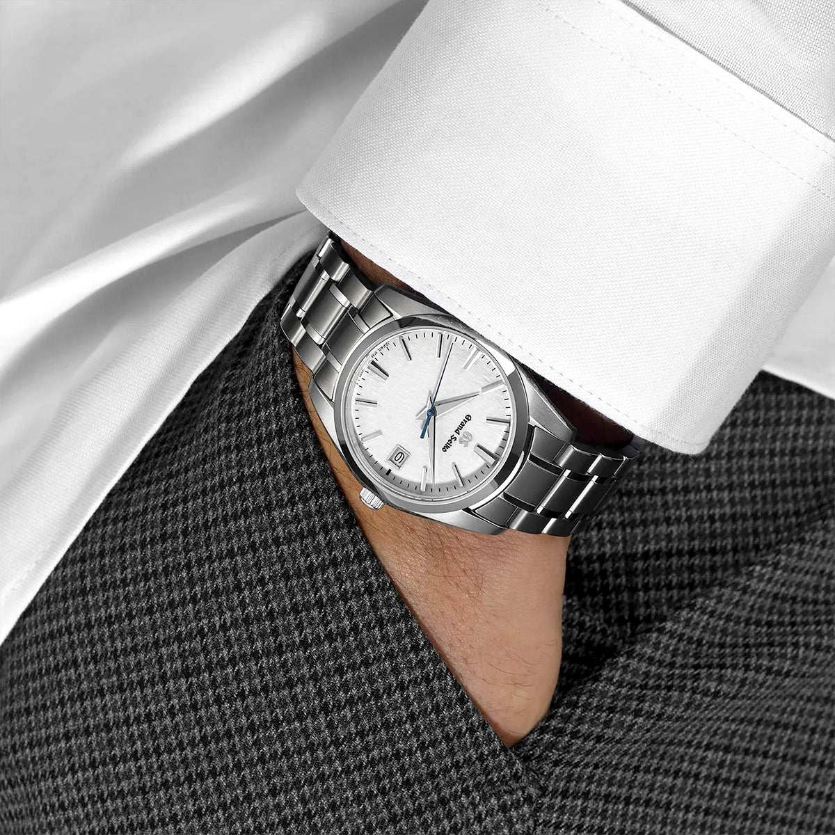Heritage 37mm White Snowflake Dial Bracelet Watch - Image 6