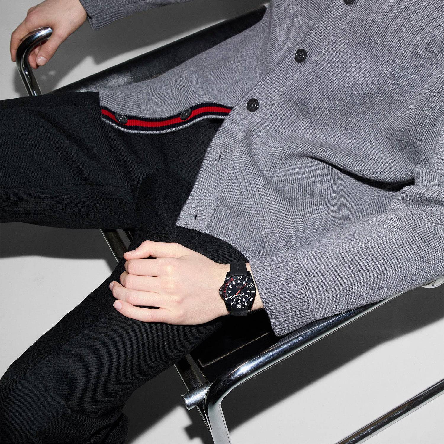 Gucci Dive Automatic 40mm PVD Black Dial Rubber Strap Watch - Image 4