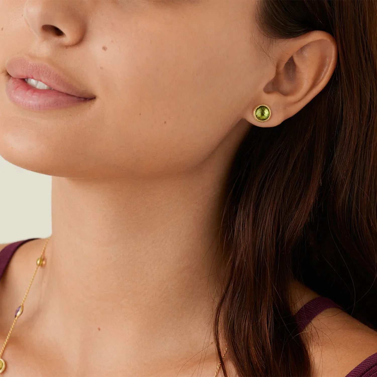 Jaipur 18ct Yellow Gold Peridot Stud Earrings - Image 2