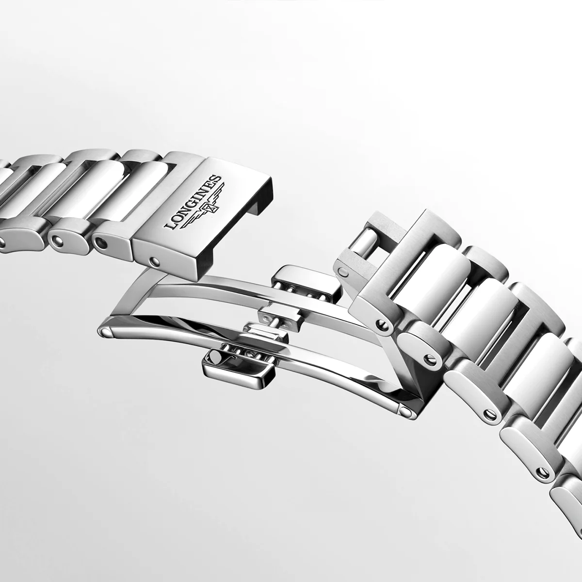 Conquest 34mm Mother of Pearl Dial Ladies Bracelet Watch - Image 3