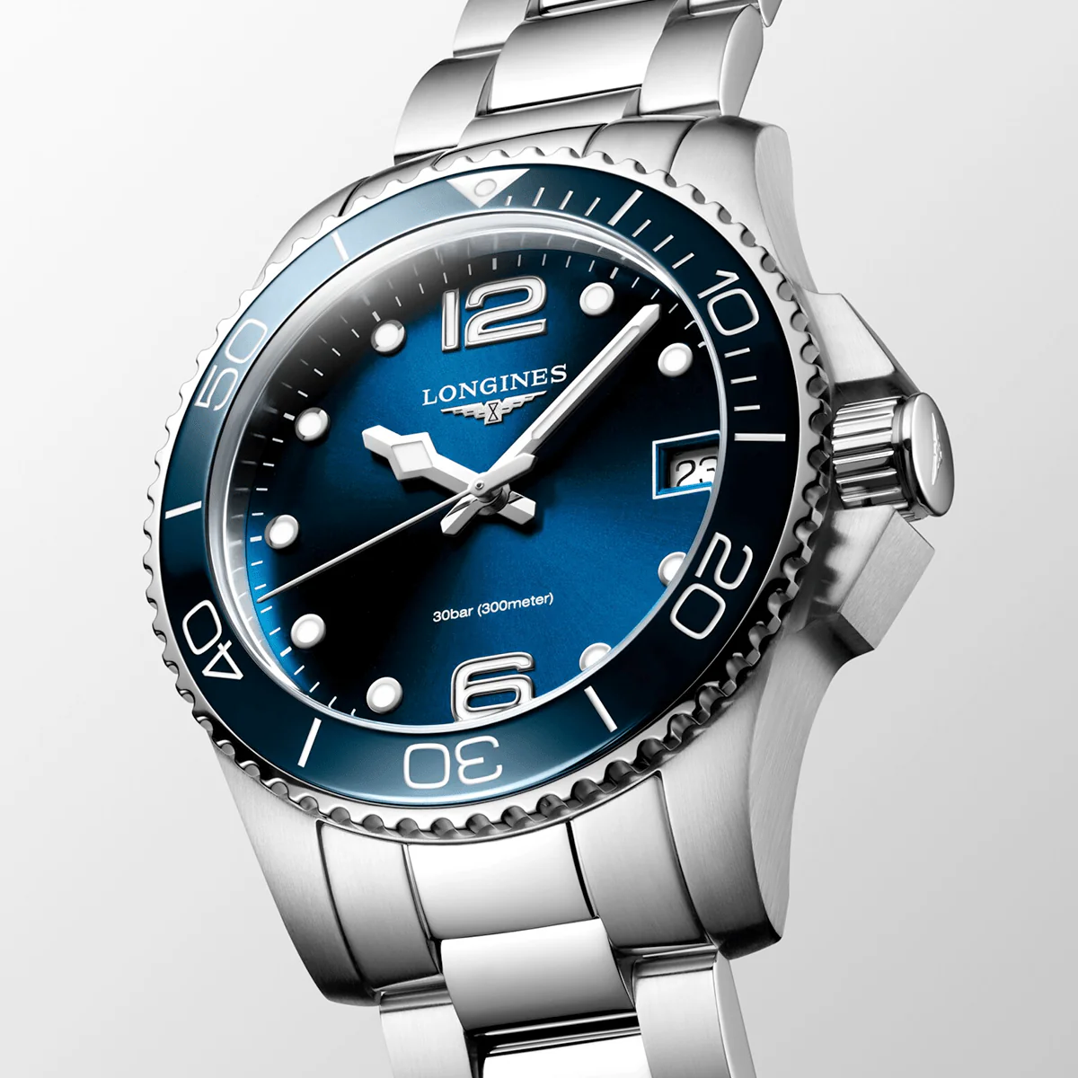 HydroConquest 32mm Blue Dial Ladies Bracelet Watch - Image 2