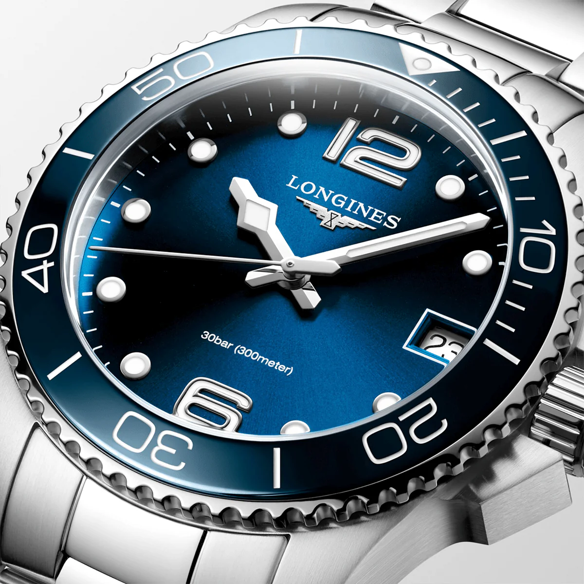 HydroConquest 32mm Blue Dial Ladies Bracelet Watch - Image 3